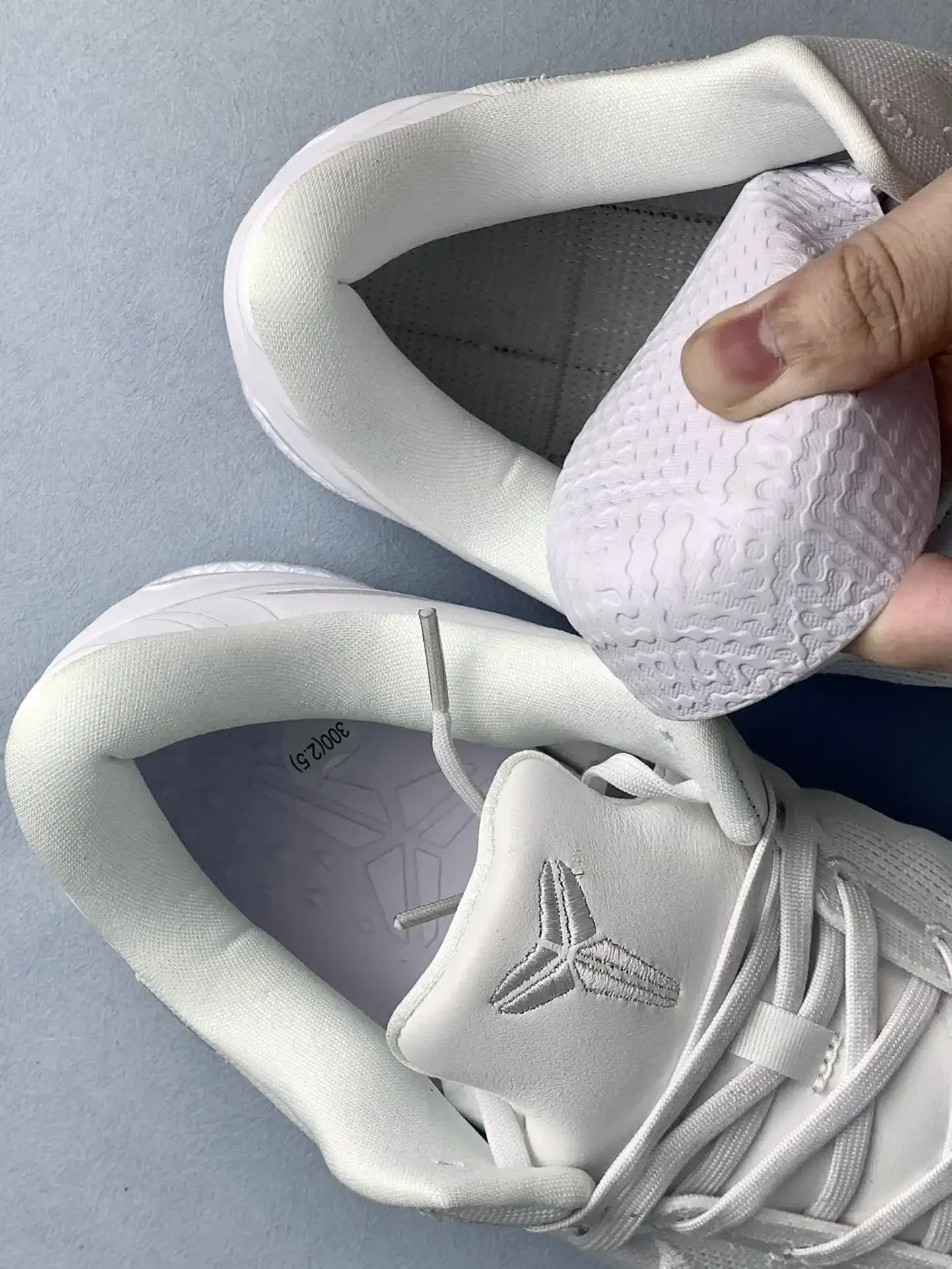 Kobe 8 Protro “Halo” Basketball Shoes product photo from LabelPicks