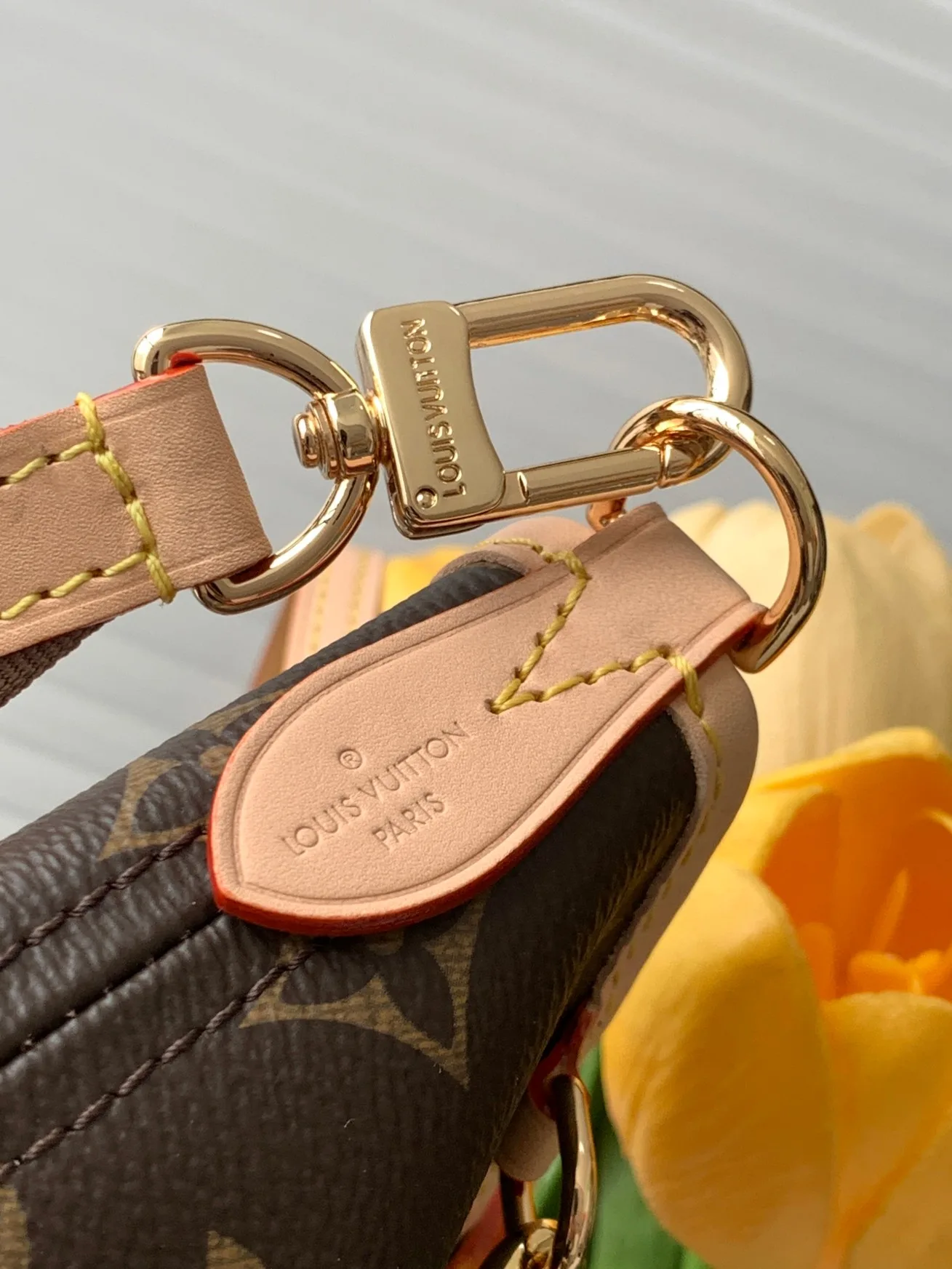 Louis Vuitton Neverfull Top Handle Bag product photo from LabelPicks