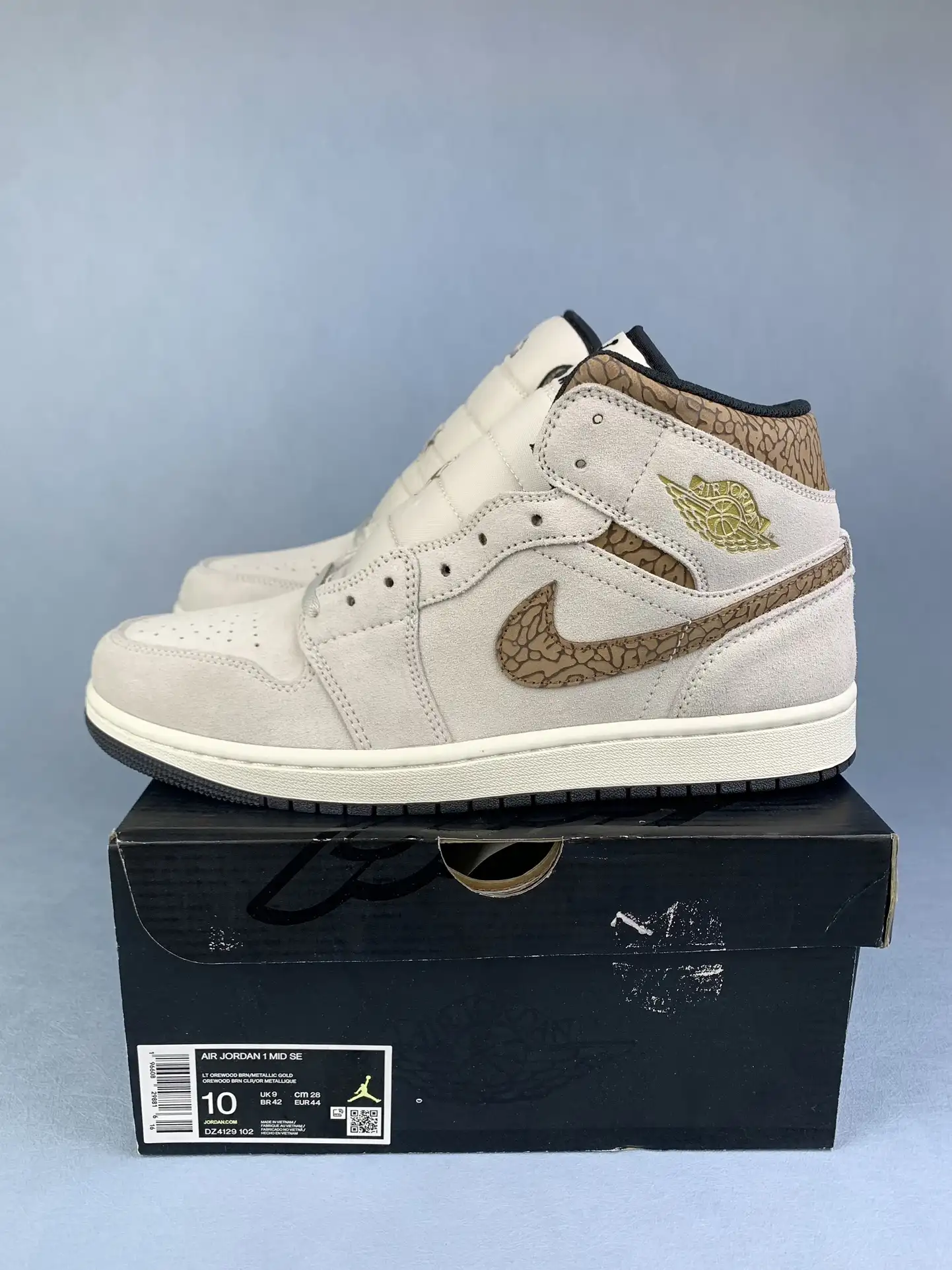 Air Jordan 1 Mid SE Shoes product photo from LabelPicks