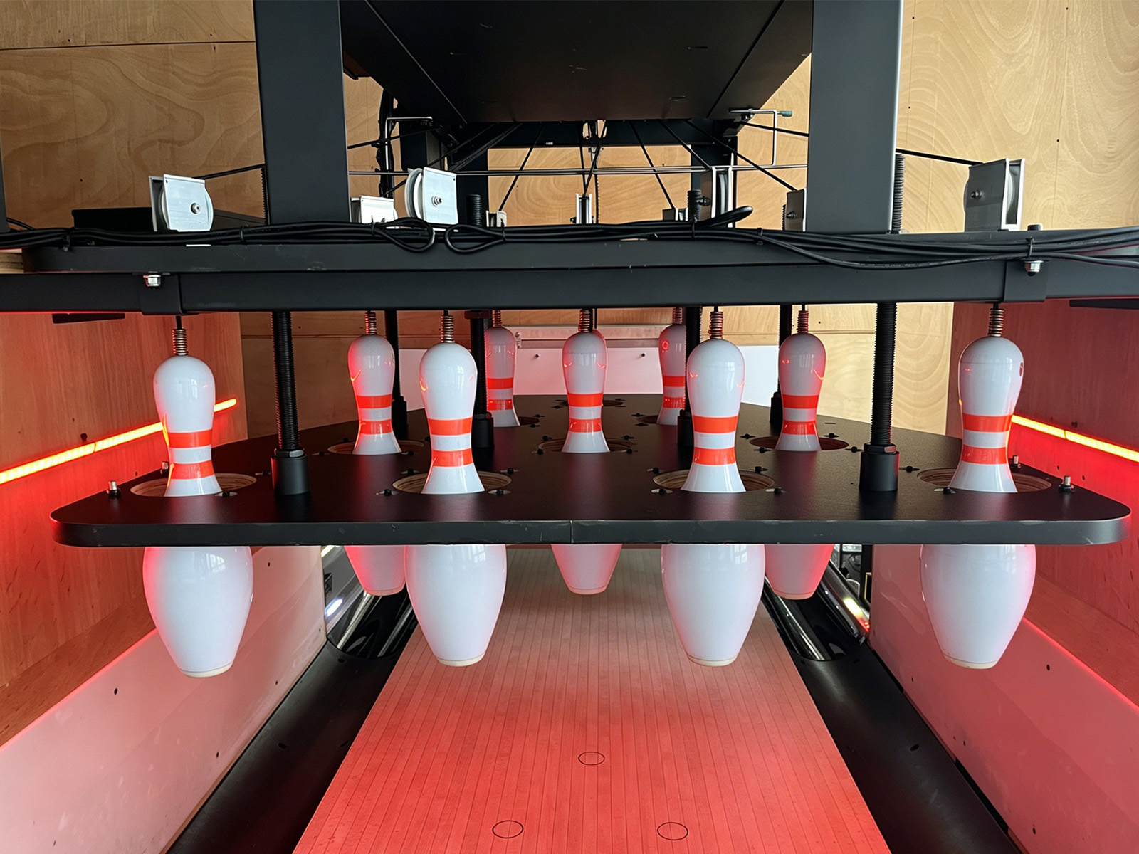 Bowling Pinsetter Machine