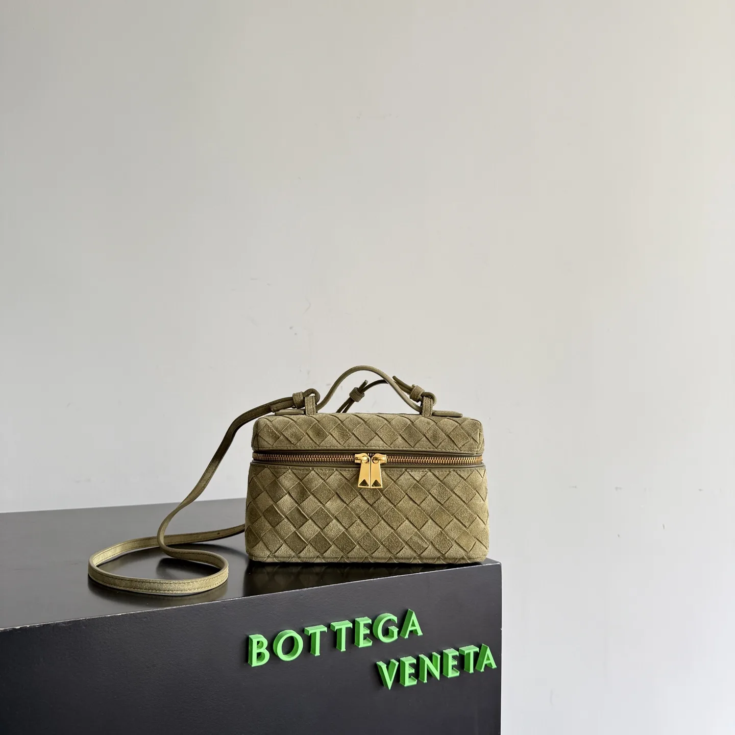 Bottega Veneta Intrecciato Woven Leather Crossbody Bag product photo from LabelPicks