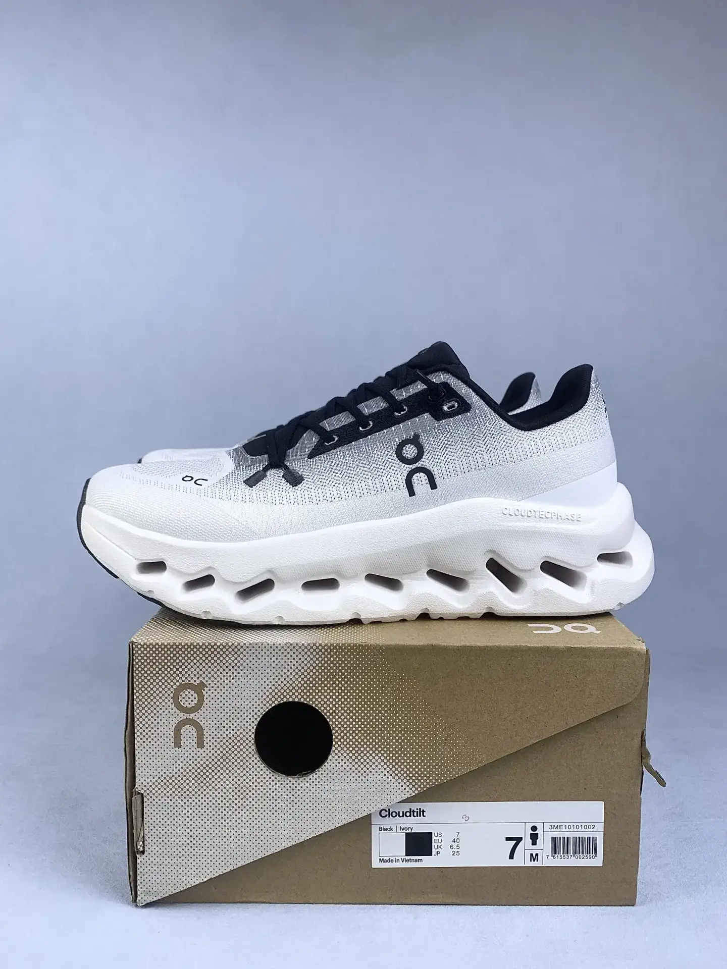 On Cloudtilt Shoes product photo from LabelPicks