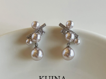 Solvellae Golden Blossom Pearl Branch Brooch