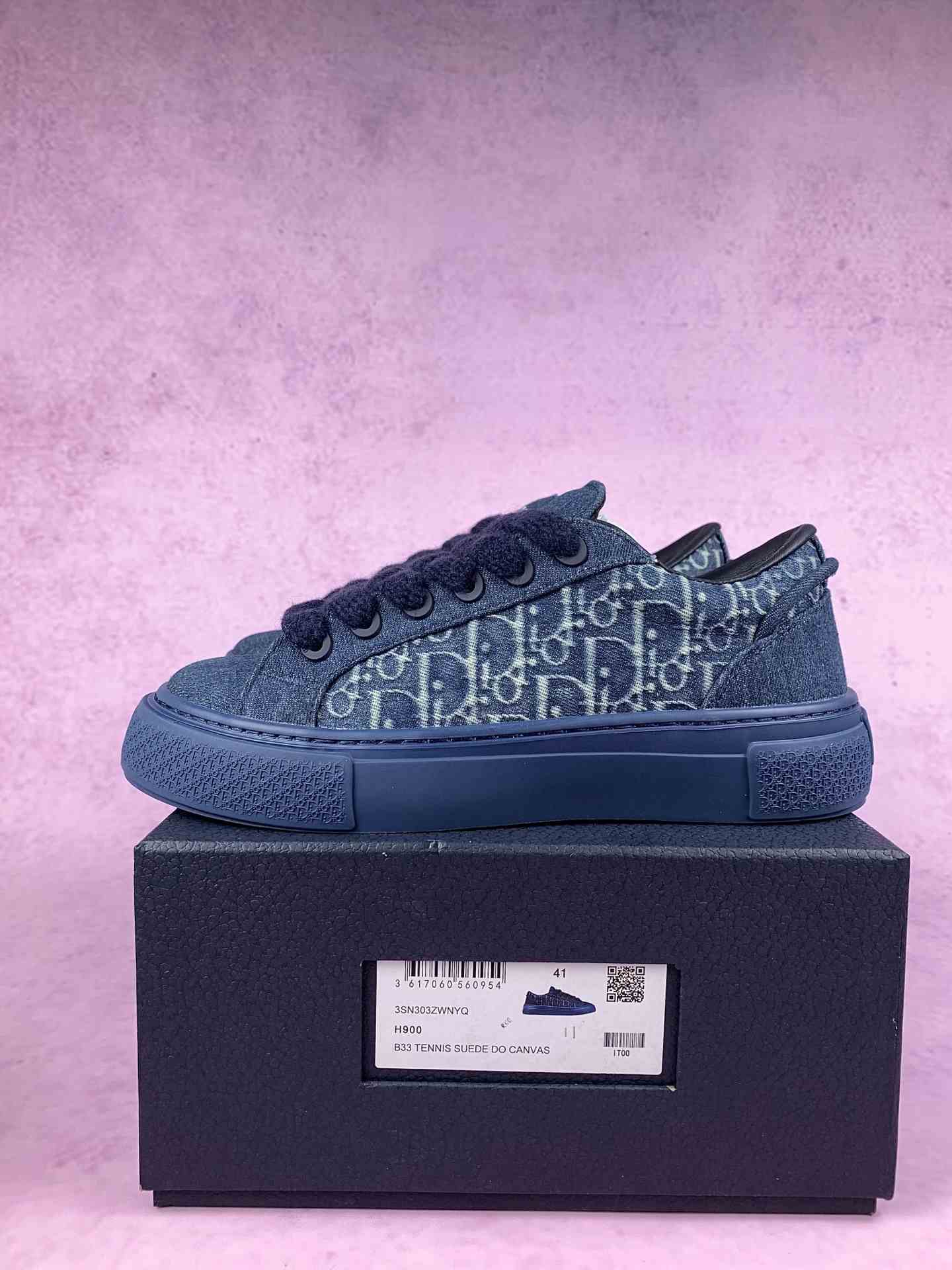 B33 Sneaker