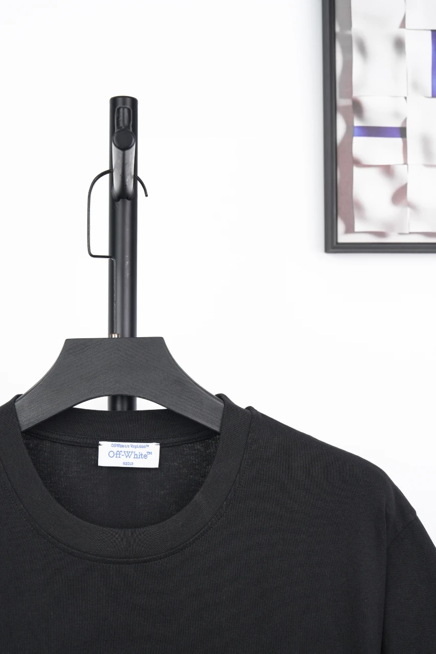 Off-White Black White Spray Arrow T-Shirt product photo from LabelPicks