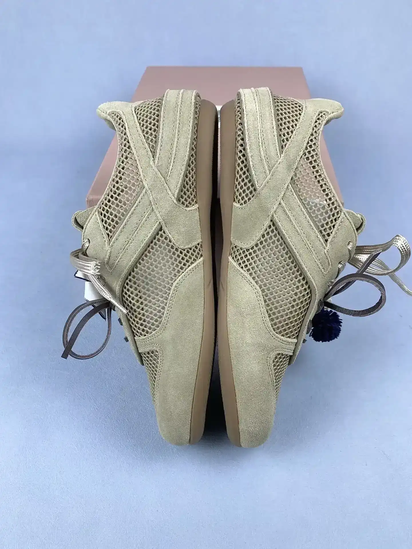 Gymnasium mesh and suede sneakers product photo from LabelPicks