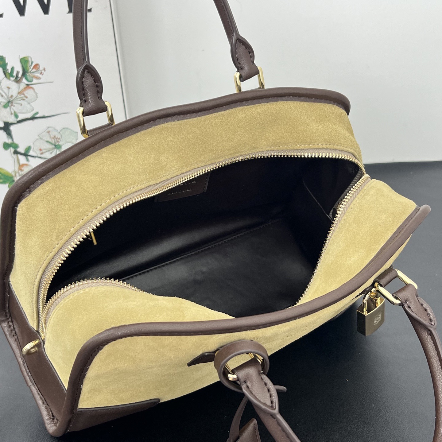 Loewe  Leather Handbag