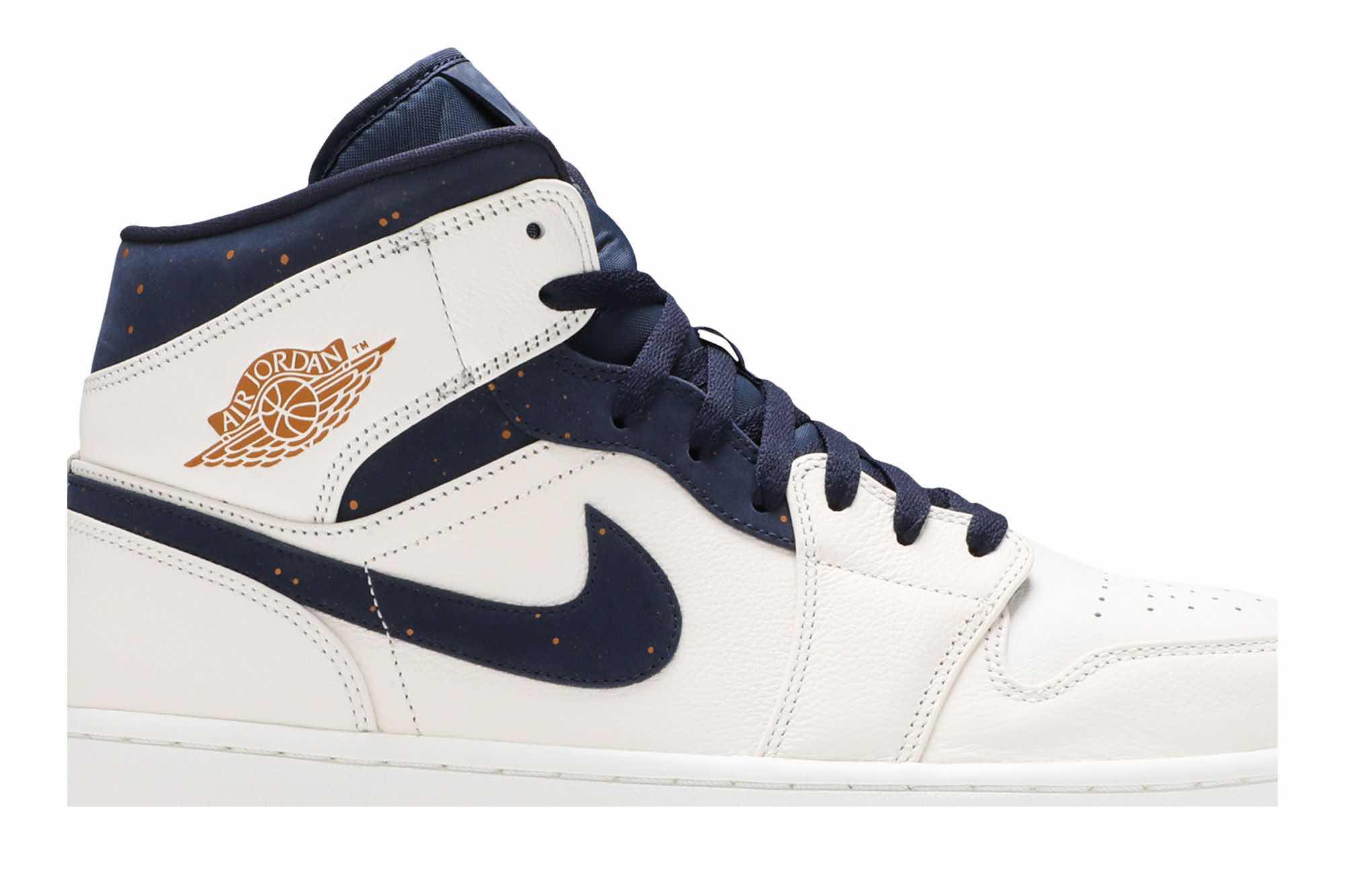 Air Jordan 1 Mid ‘Jeter’ AH6342-104