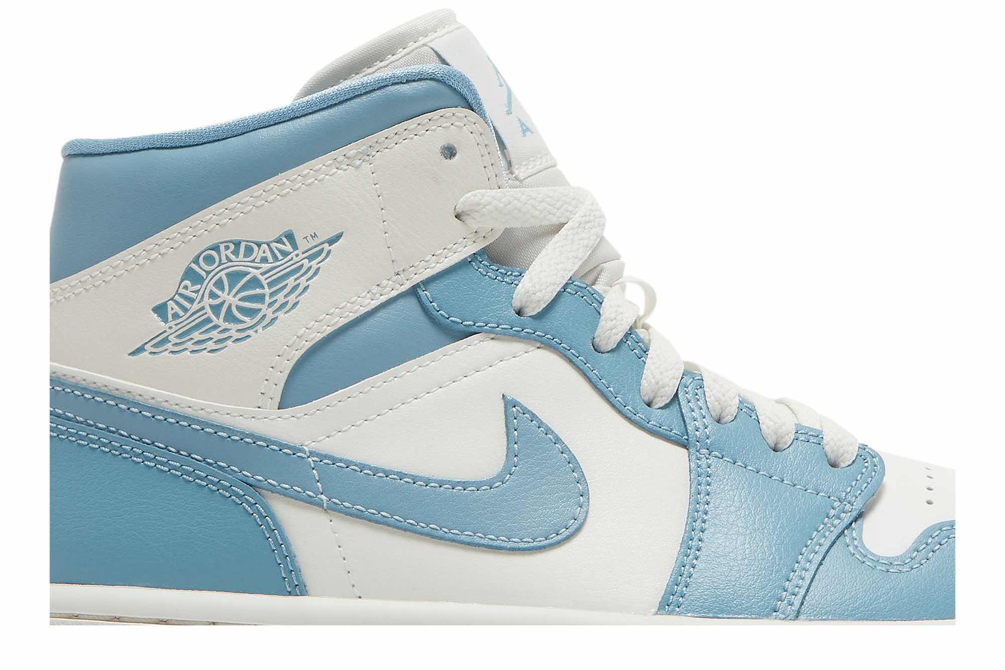 Air Jordan 1 Mid ‘University Blue 2022’ BQ6472-141