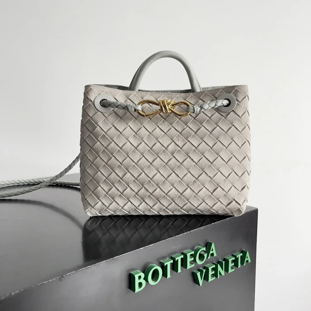 Bottega Veneta White Andiamo Intrecciato Woven Leather Top Handle Bag product photo from LabelPicks