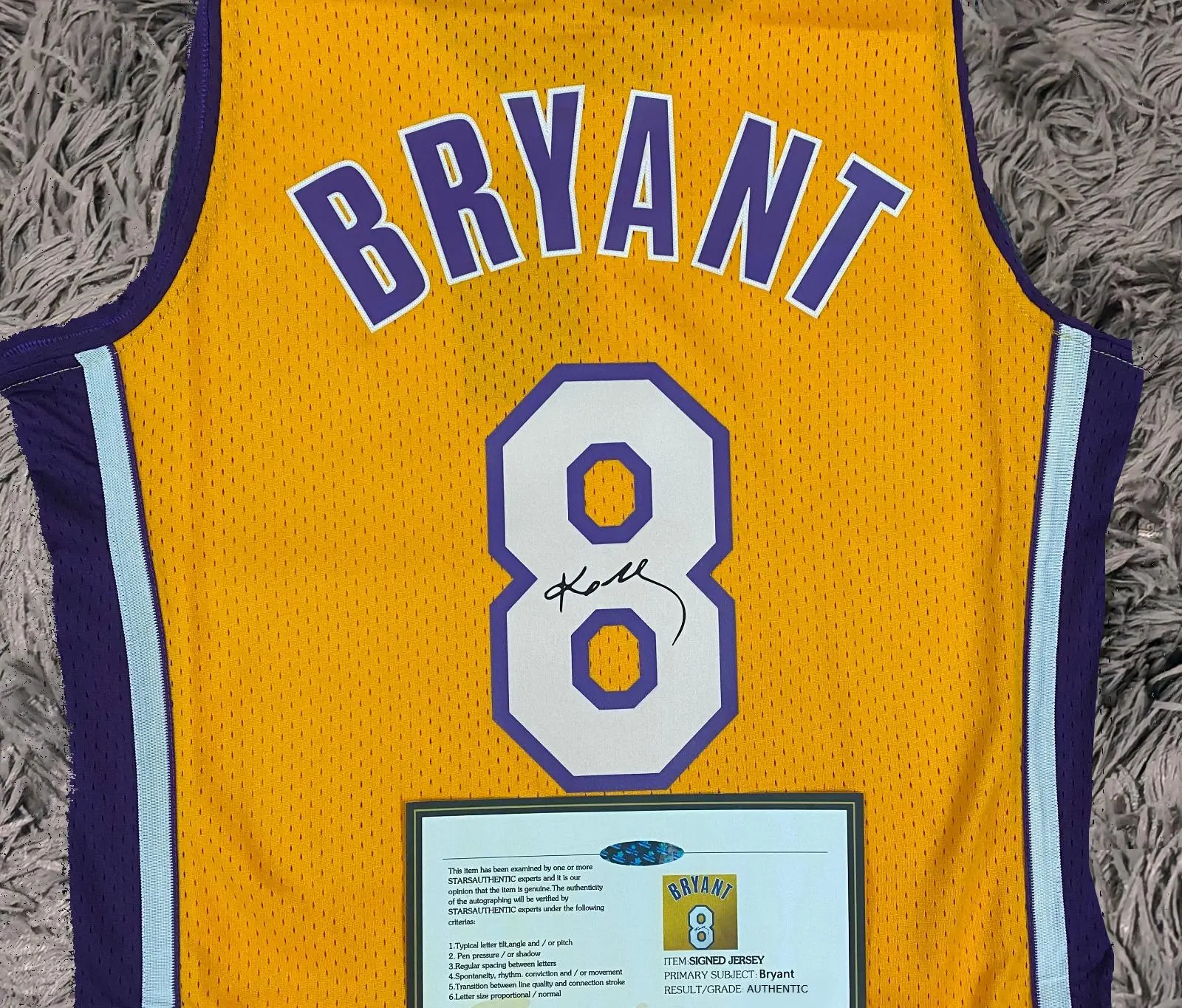 Kobe Bryant SIGNED Los Angeles Lakers #8 Signature Jersey/Shirt - COA - 00/01