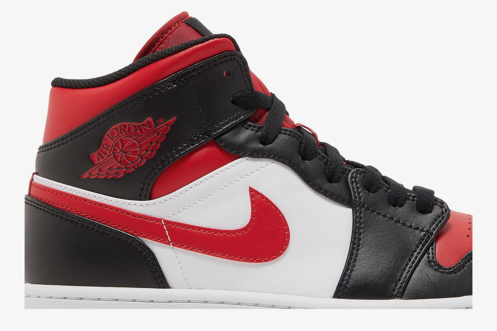Air Jordan 1 Mid ‘Bred Toe’ 554724-079
