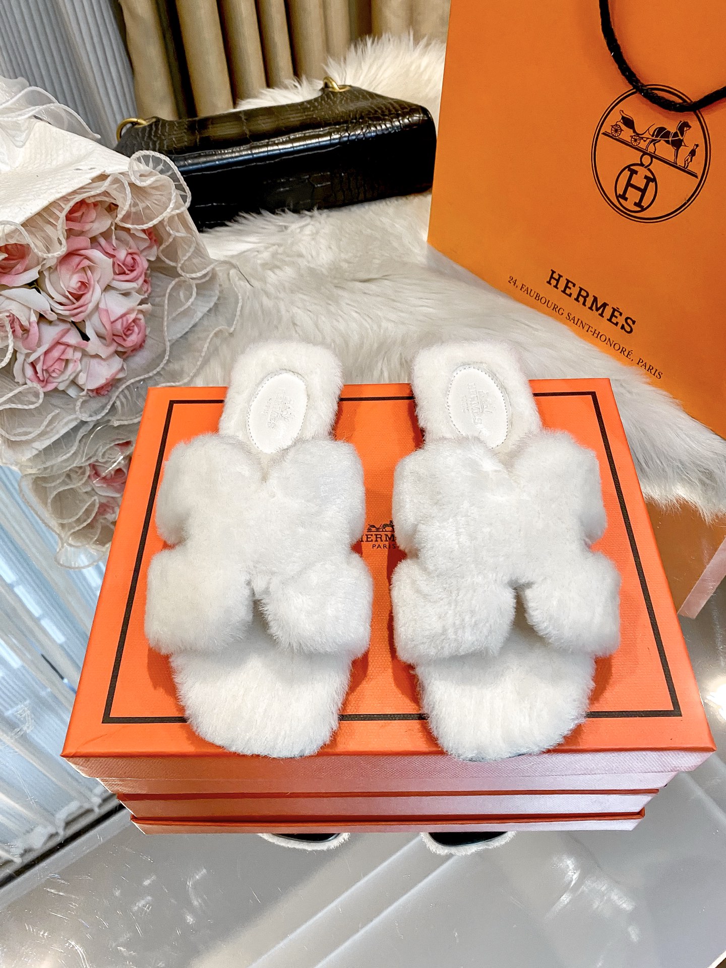0411 New Breathable Loose Home Couple Logo Slippers