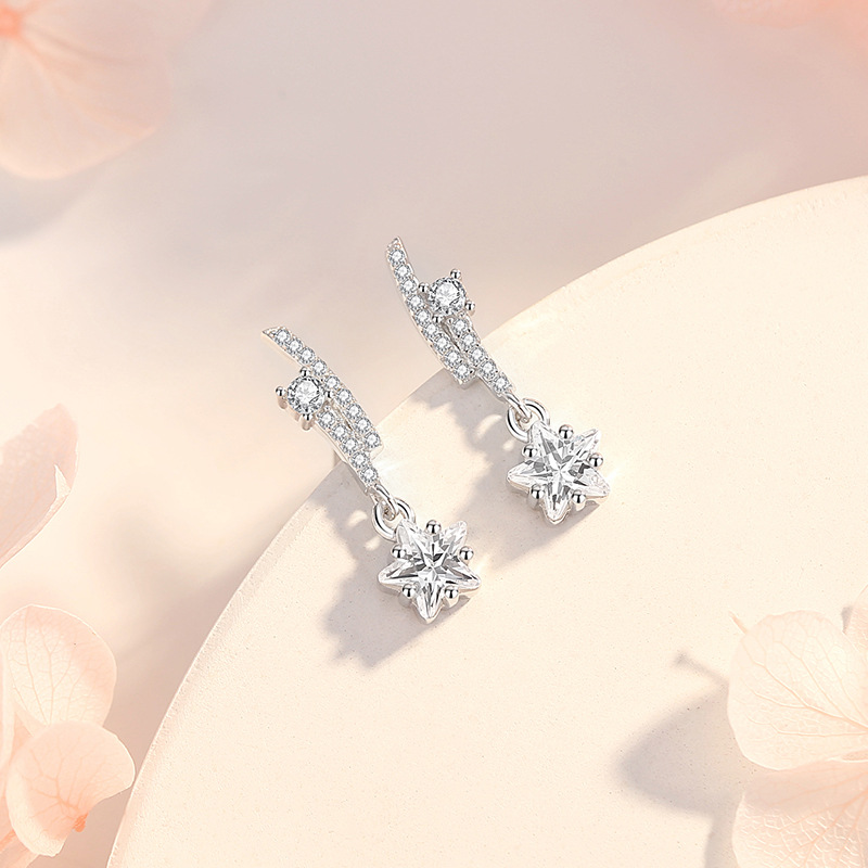 Original star-shaped earrings for women, made of 925 sterling silver, with a light luxury and sophisticated design, featuring a unique and stylish five-pointed star and cubic zirconia