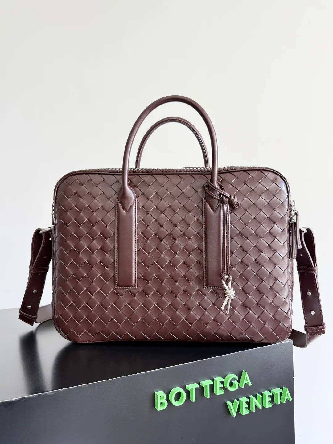 Bottega Veneta Getaway Top Handle Bag product photo from LabelPicks