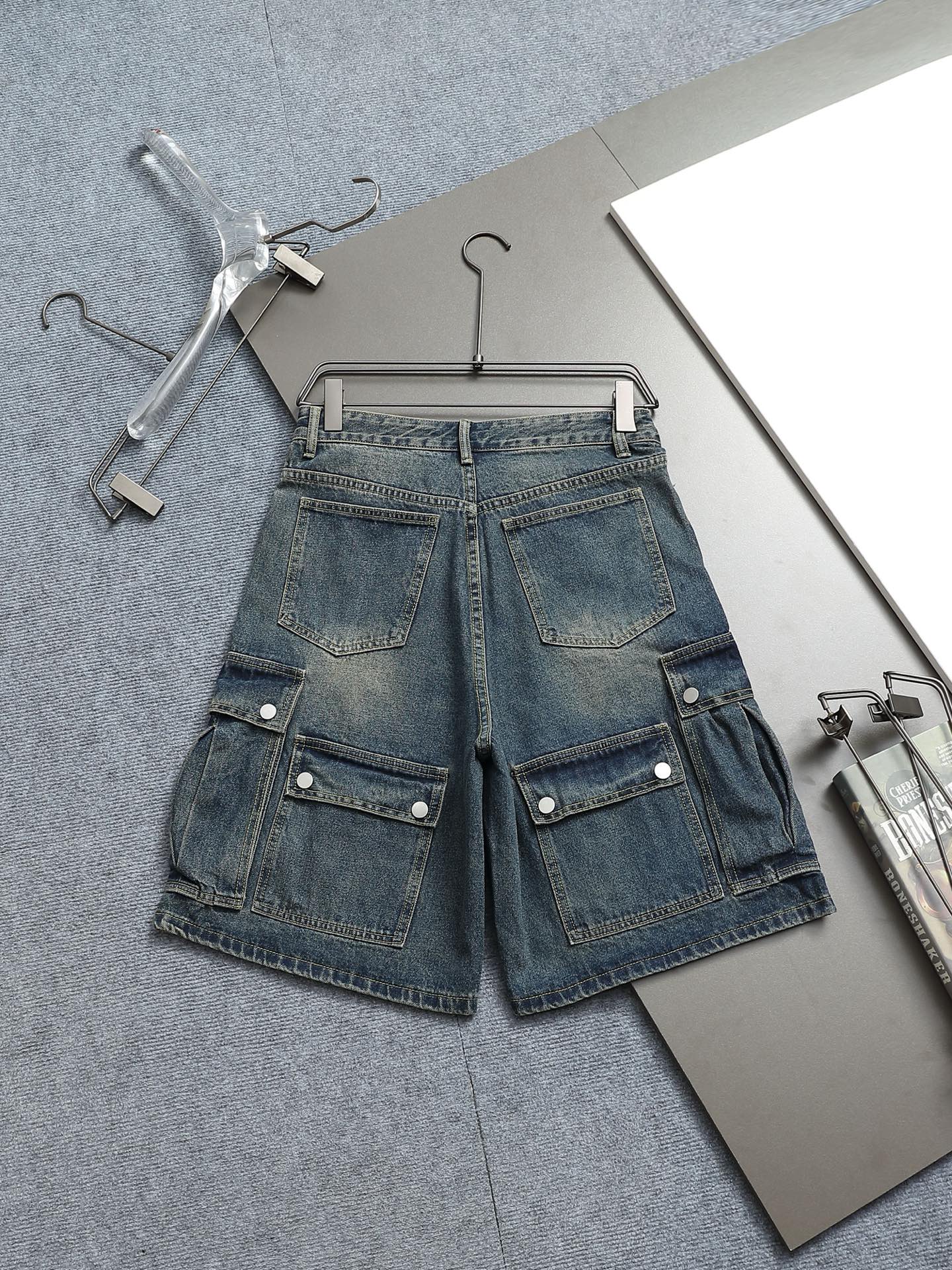 0227  Front and back flocked cross shorts