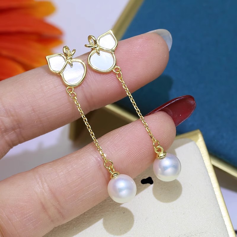 S925 sterling silver gourd tassel earrings for women, summer niche high-end new Chinese style earrings, mother-of-pearl earrings