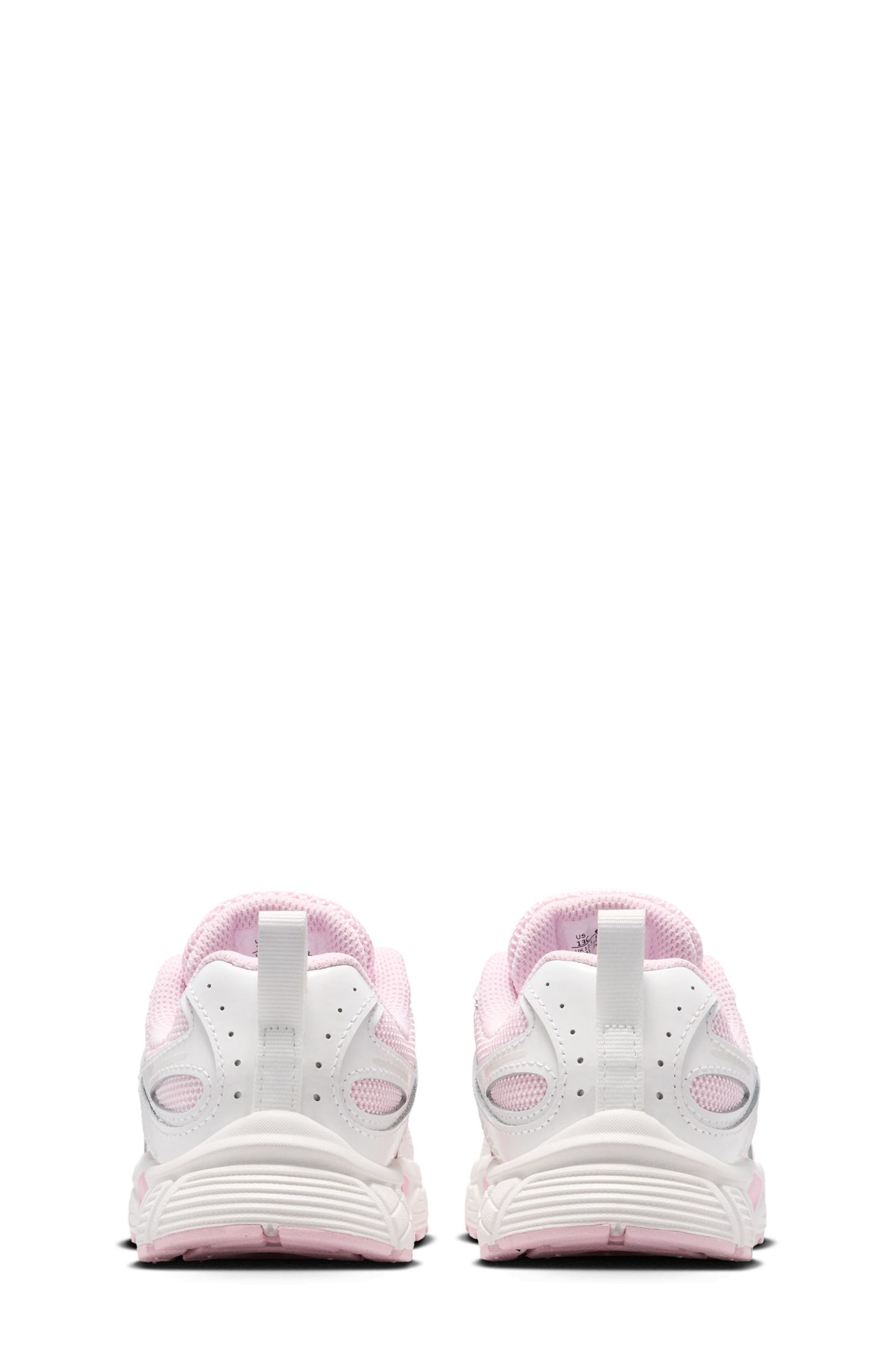 Nike Kids' V5 RNR Sneaker