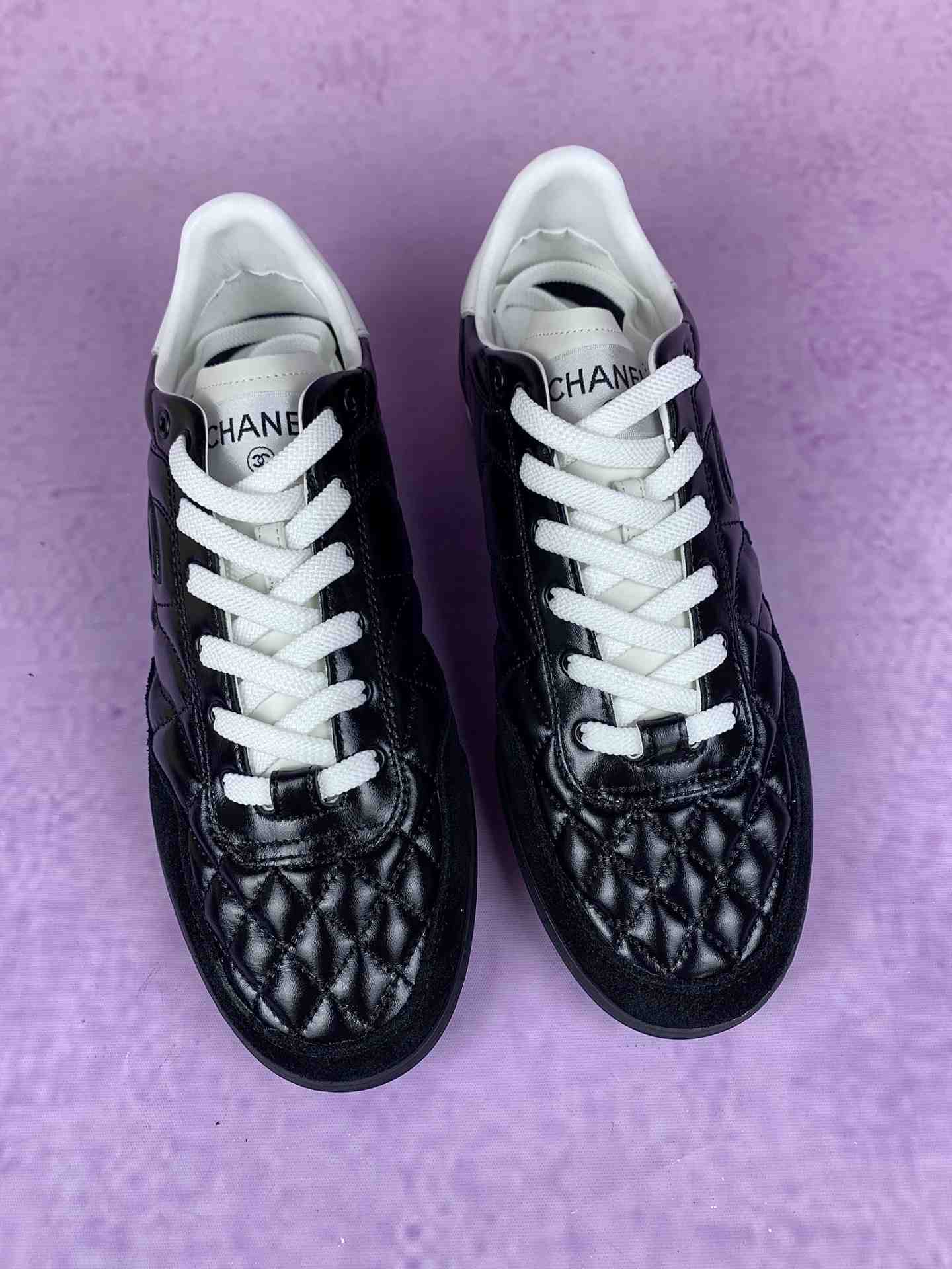 CHANEL Sneaker Low Black King
