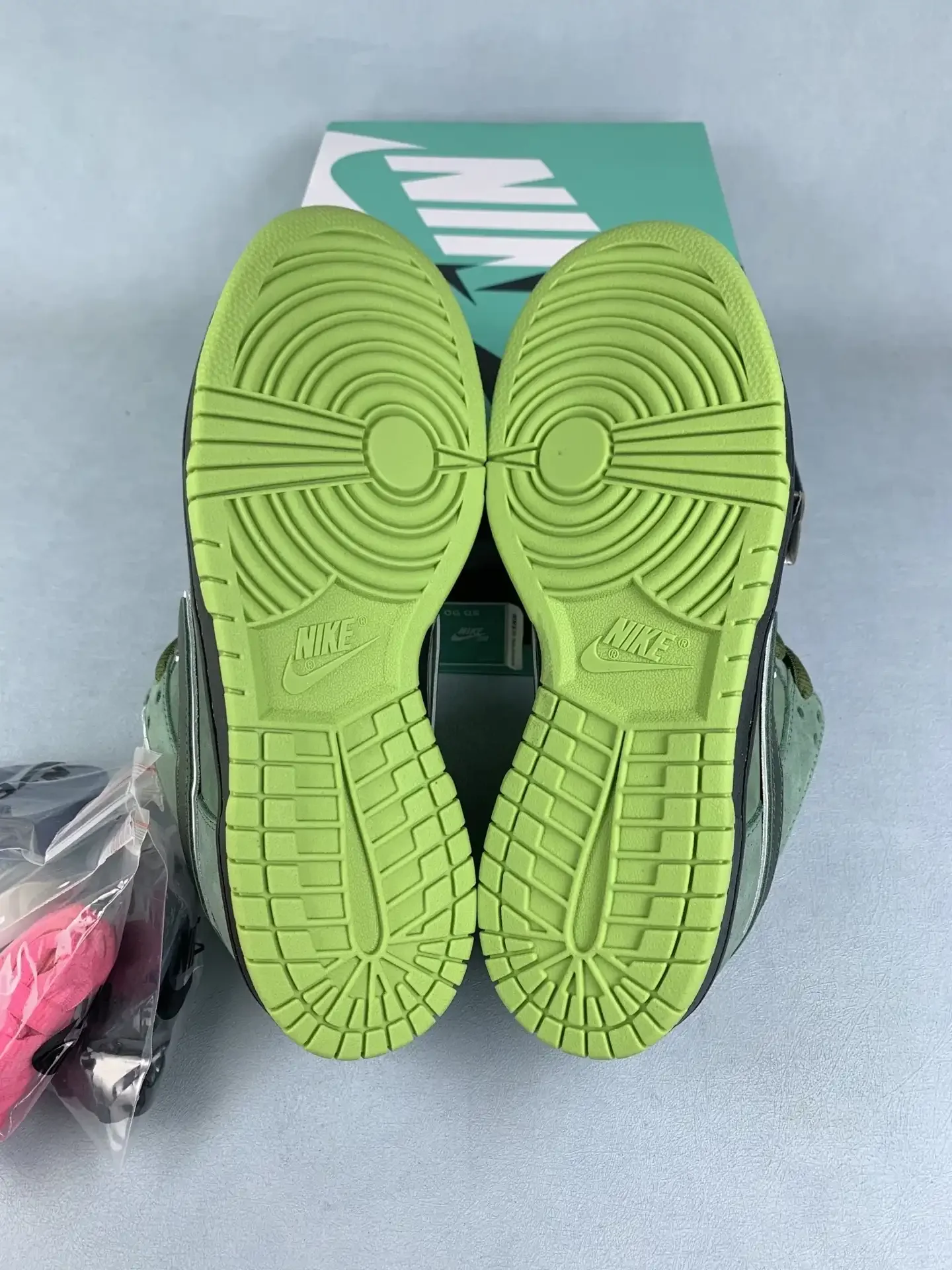 Concepts x Nike SB Dunk Low Pro OG QS “Green Lobster” - Green Stone/Legion Green/Fir product photo from LabelPicks