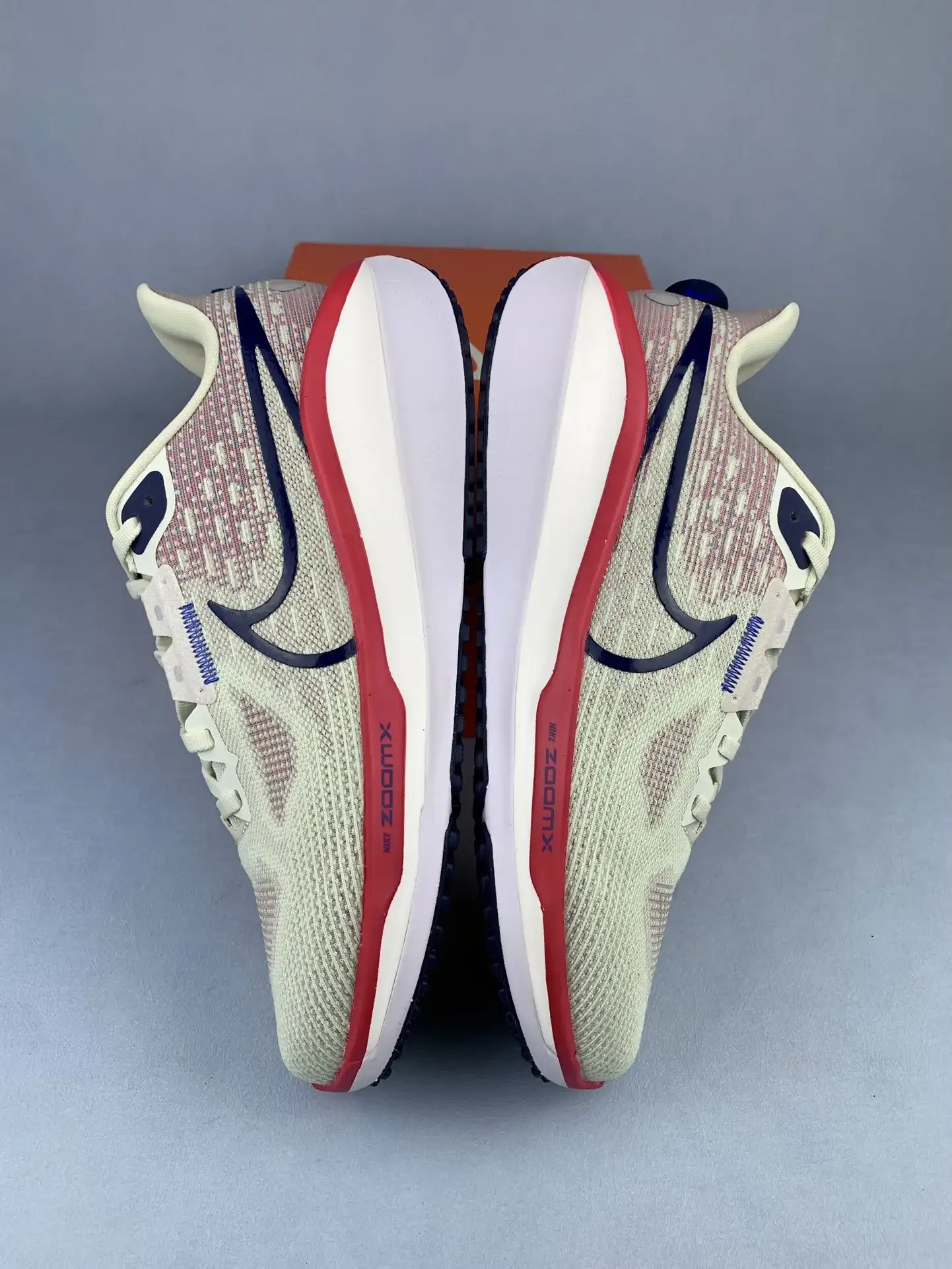 Nike Vomero 17 Shoes product photo from LabelPicks