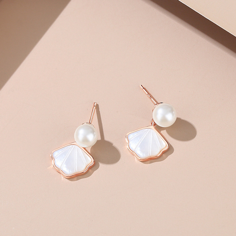 Fan-shaped shell earrings for women, 925 sterling silver, small skirt design, mother-of-pearl earrings, French-style, delicate pearl earrings