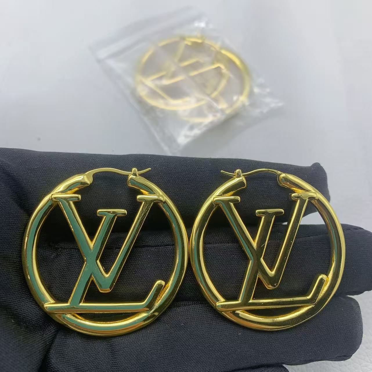 lv Stud earrings