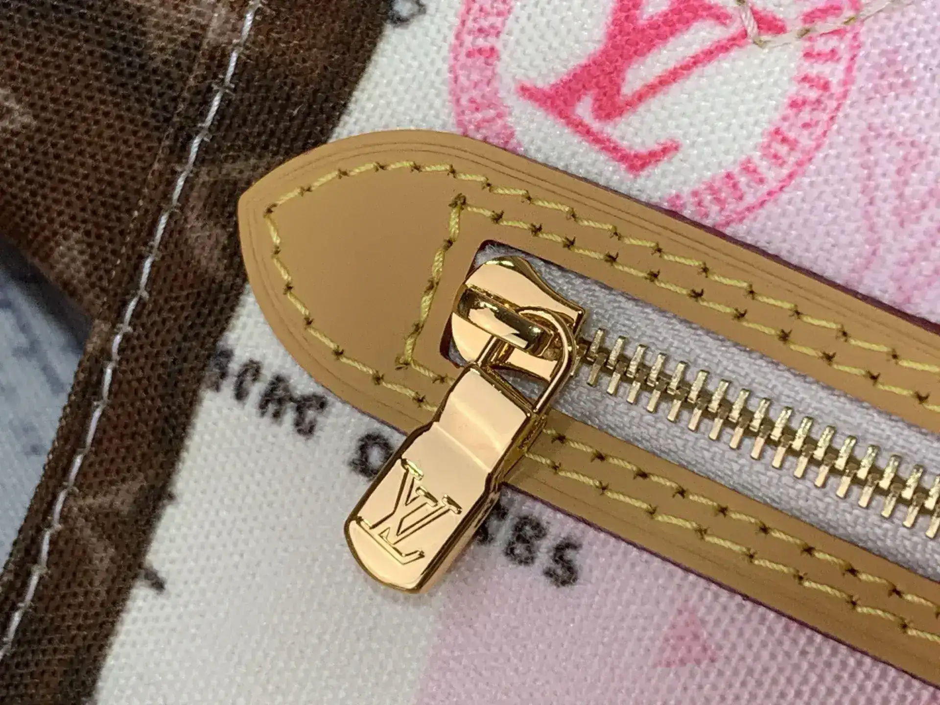 Louis Vuitton Neverfull Monogram Canvas Tote Bag product photo from LabelPicks