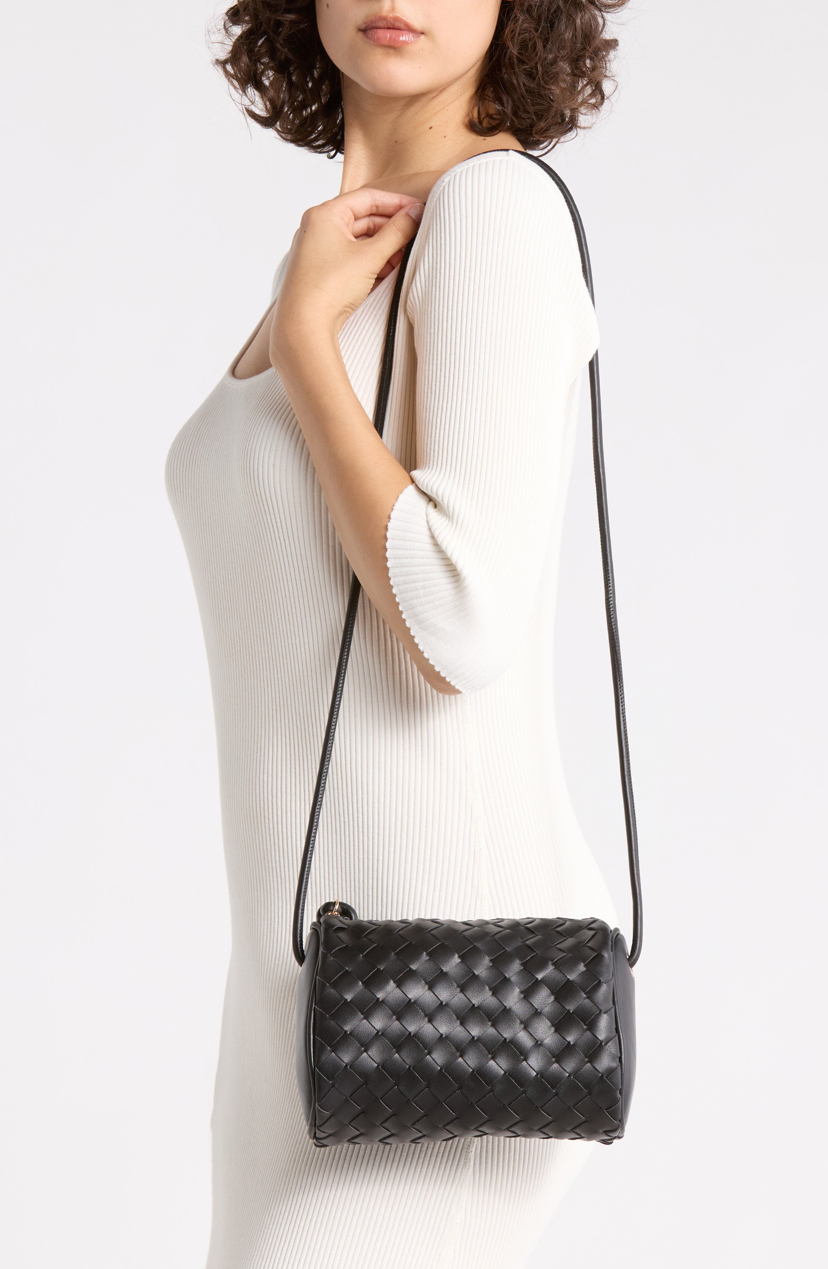 URBAN EXPRESSIONS HANDBAGS Woven Faux Leather Crossbody Bag