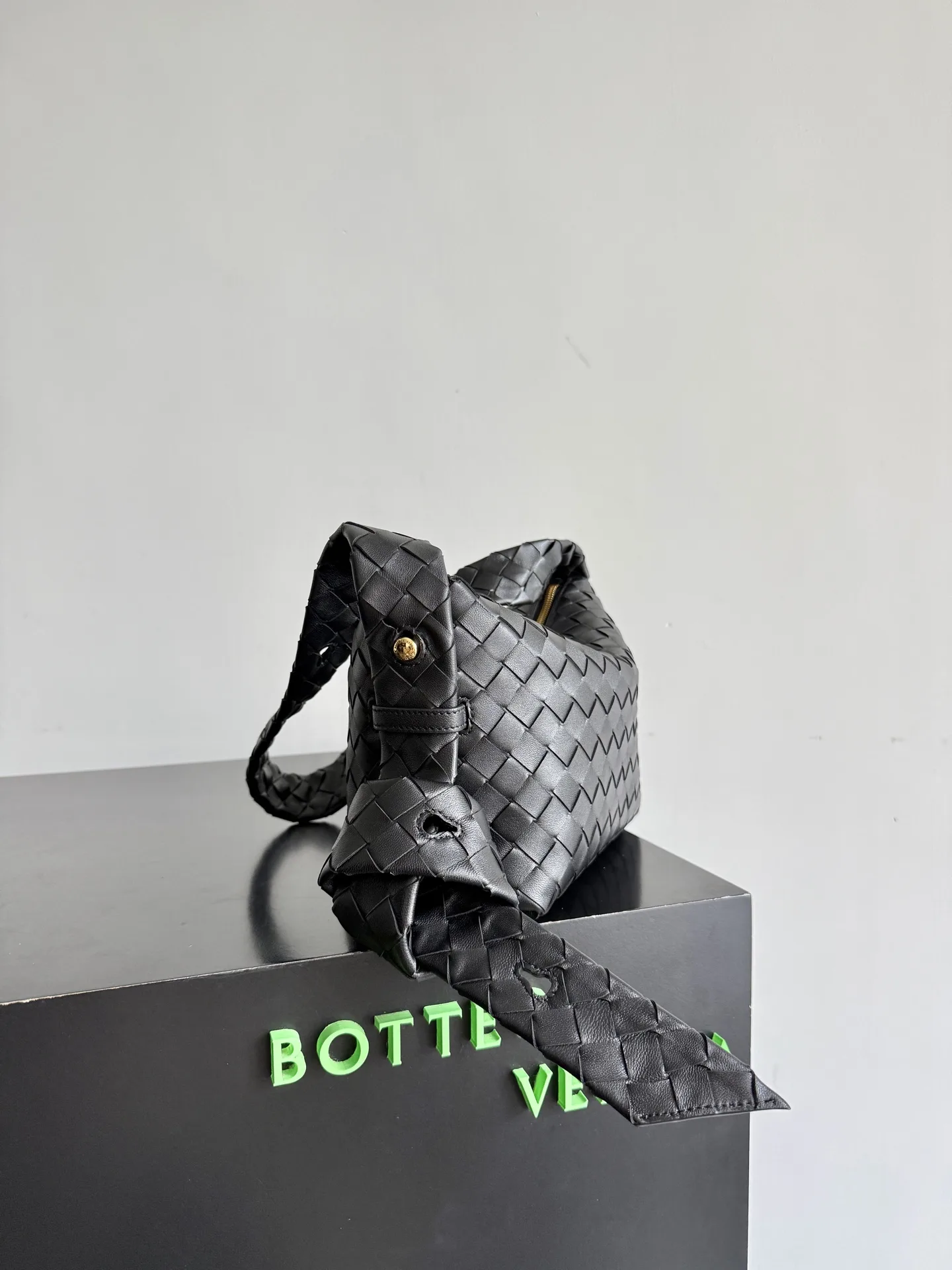Bottega Veneta Brown Knot Intrecciato Woven Leather Hobo Bag product photo from LabelPicks