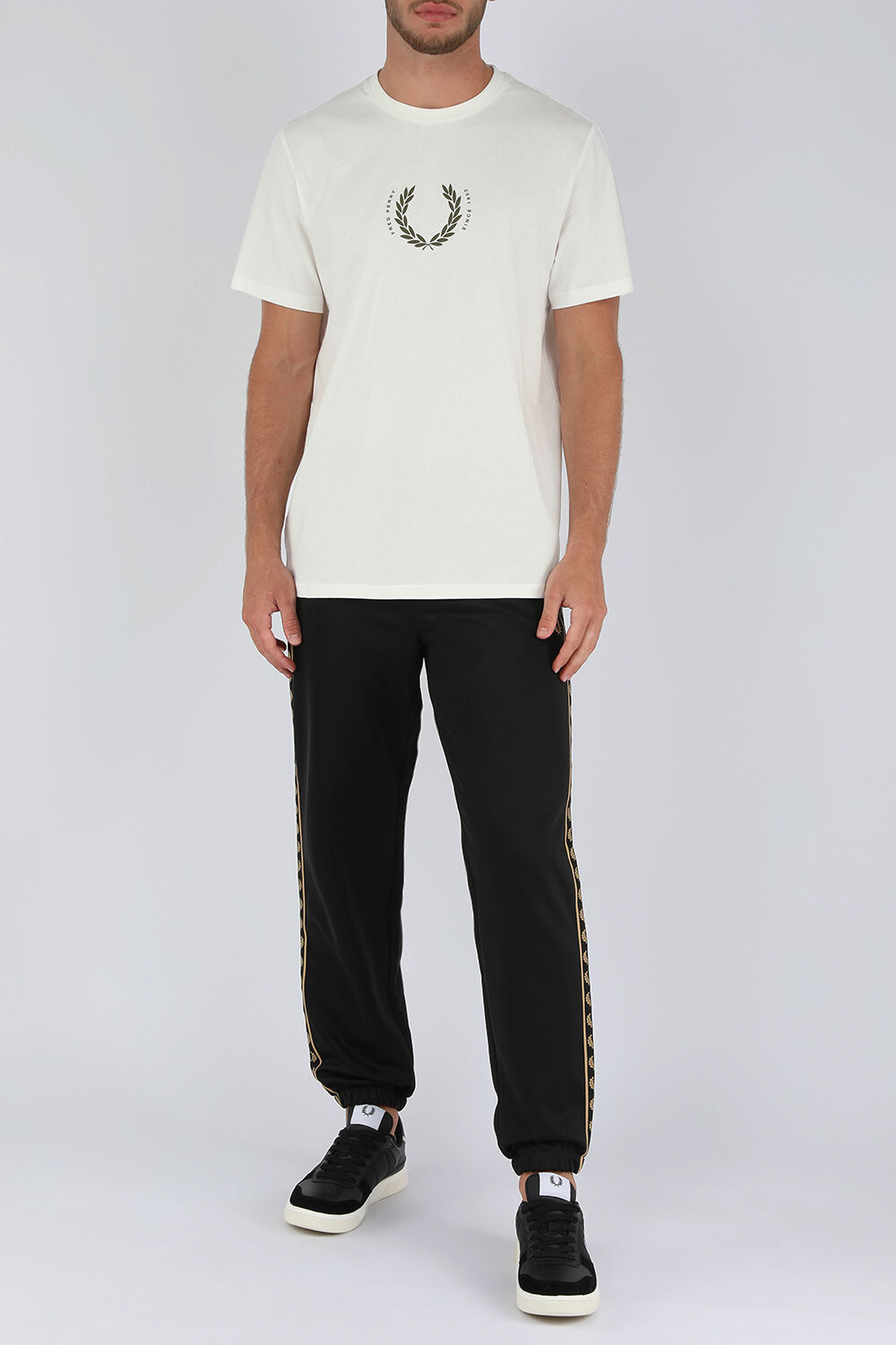 FRED PERRY חולצת טי לבנה עם הדפס רינגר