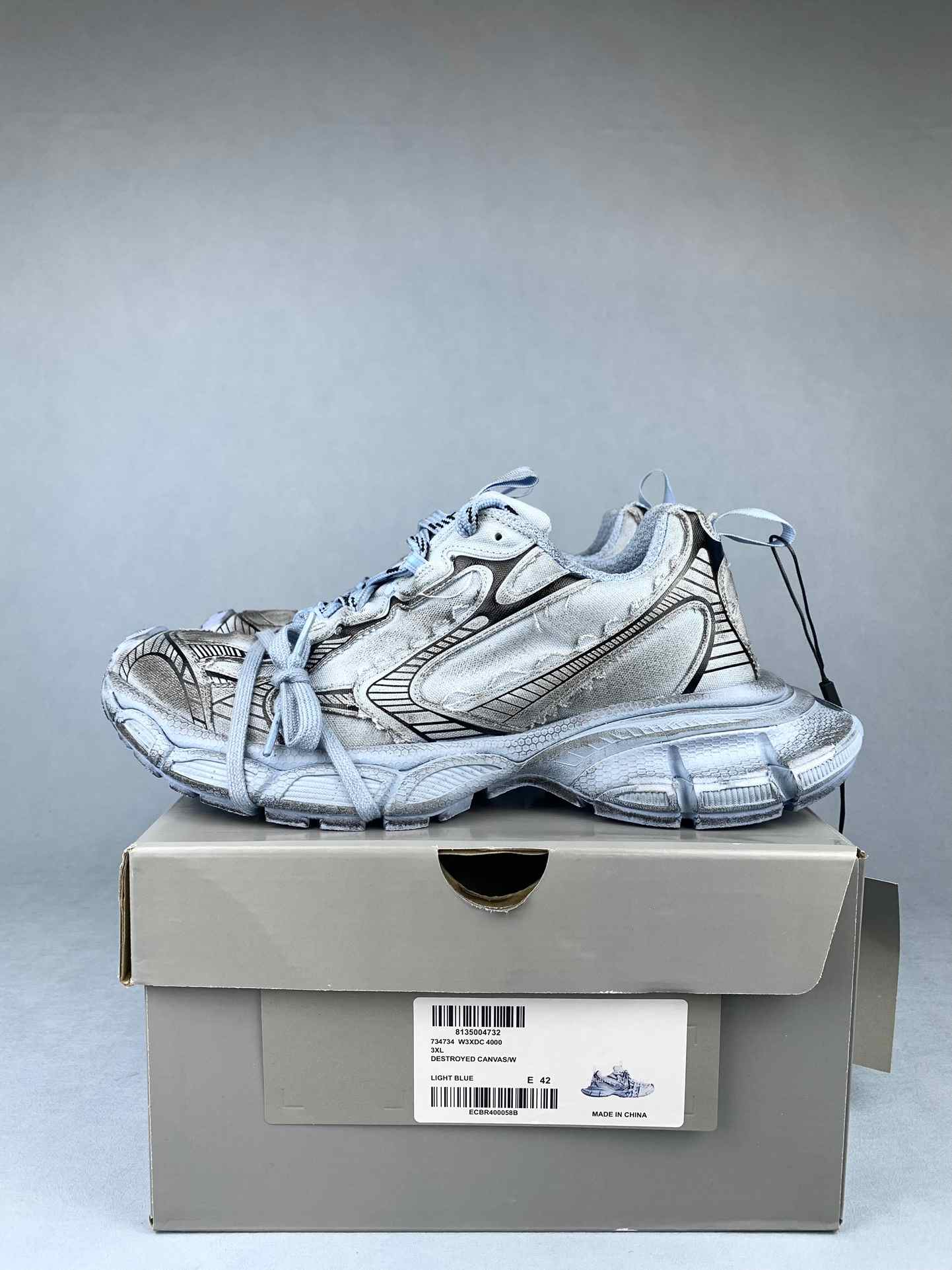 3XL Sneaker in Light Blue
