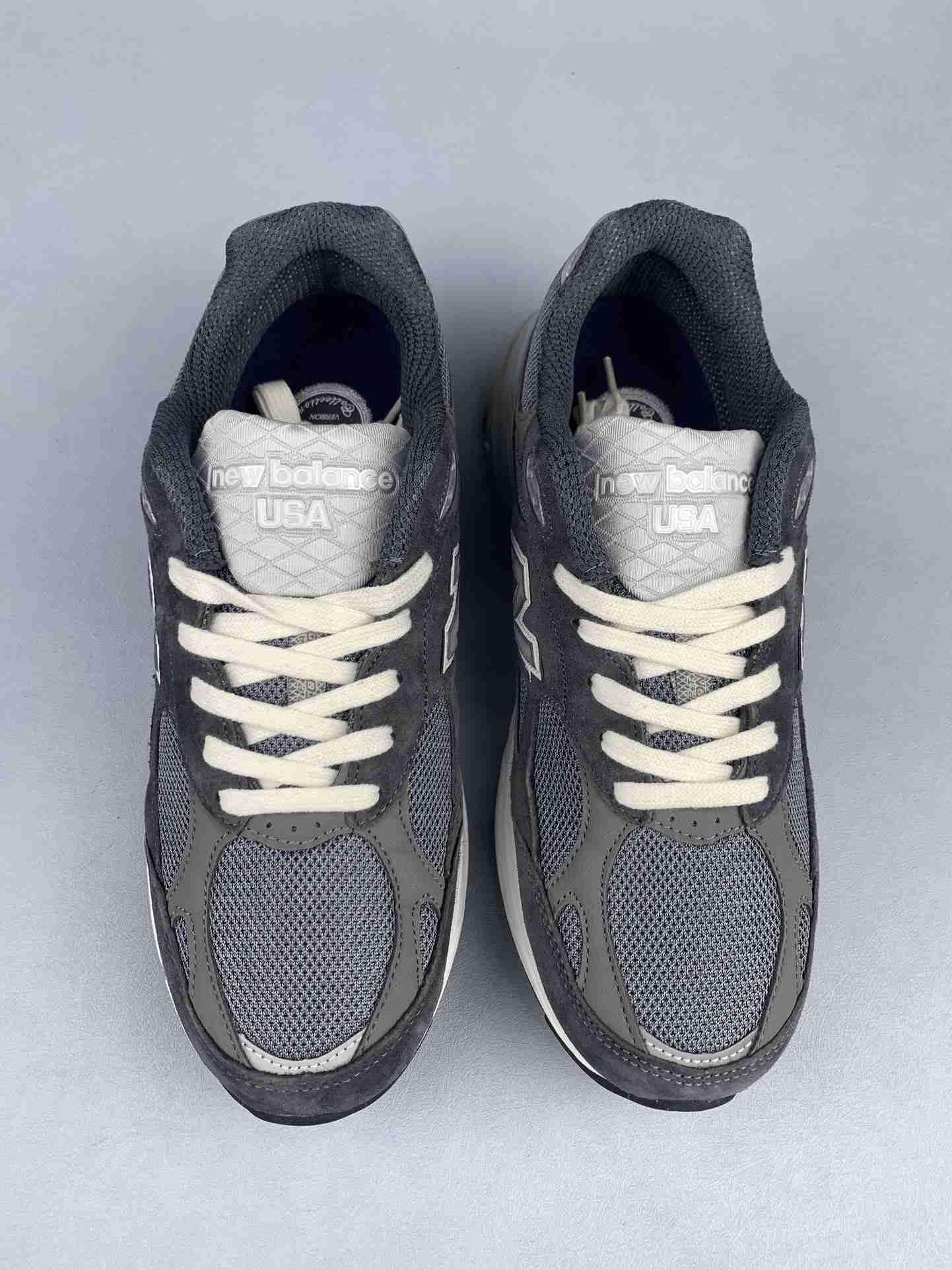 New Balance 990v3 Shoes