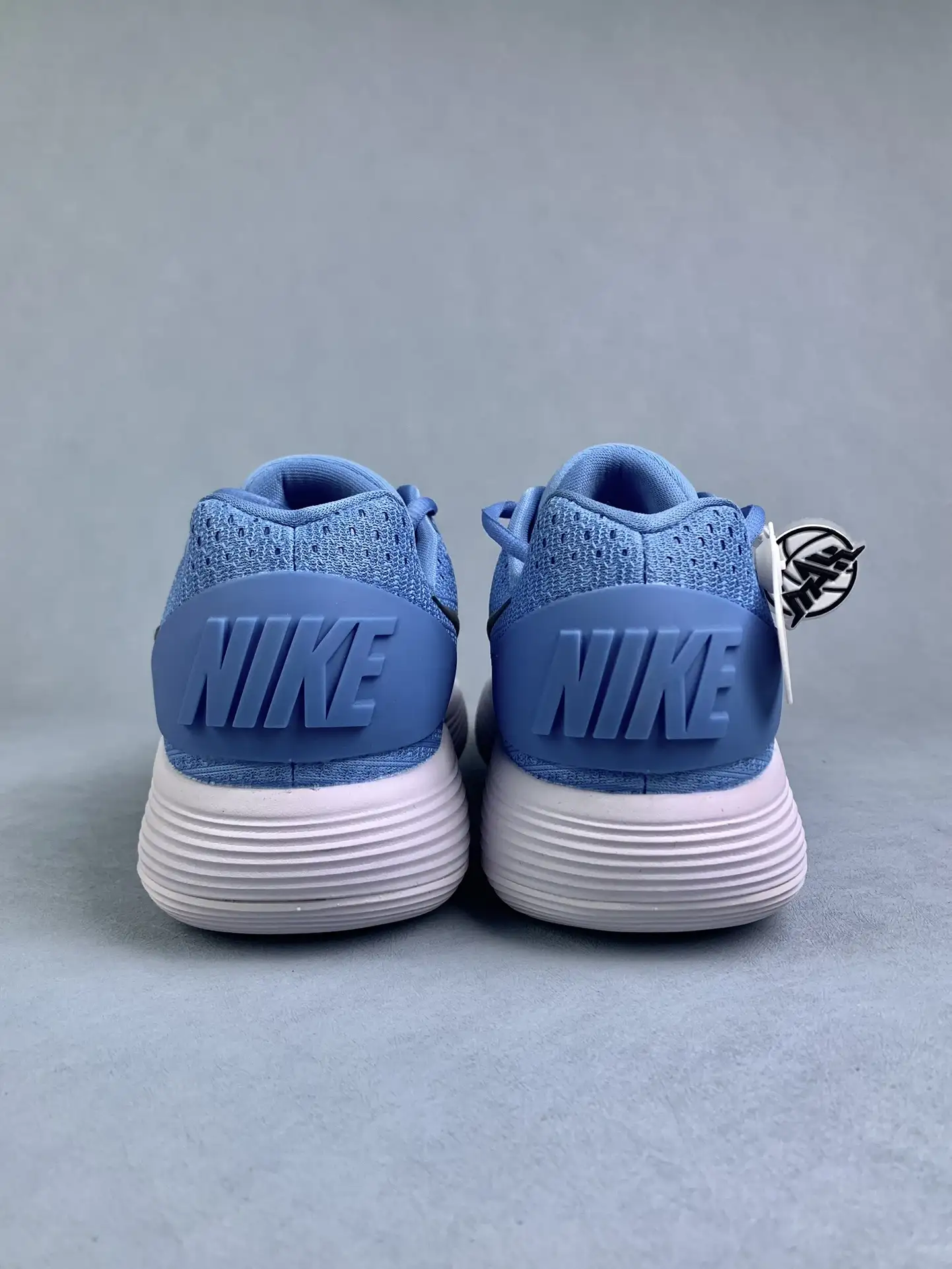 Nike Hyperdunk 2017 Low Basketball Shoes product photo from LabelPicks