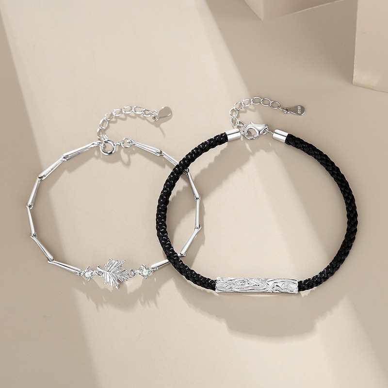 Original design: a couple's bracelet featuring a single leaf motif, made of sterling silver, a new autumn collection, with a minimalist and sophisticated design, and a trendy aesthetic