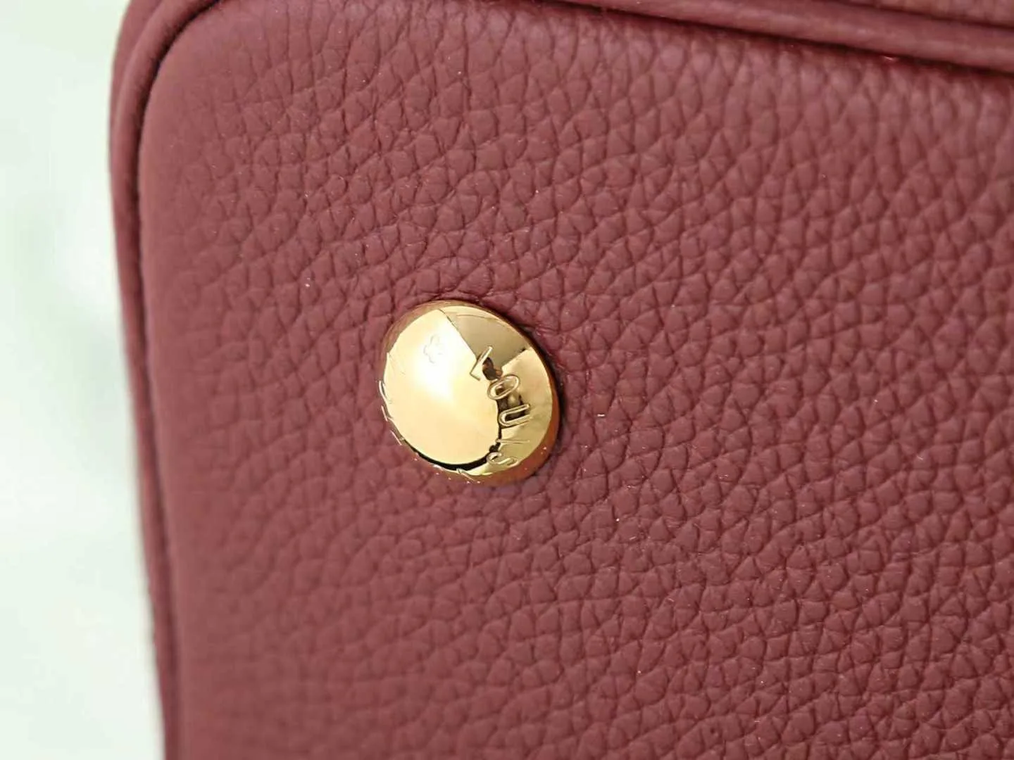 Louis Vuitton Burgundy Capucines Calfskin Top Handle Bag product photo from LabelPicks