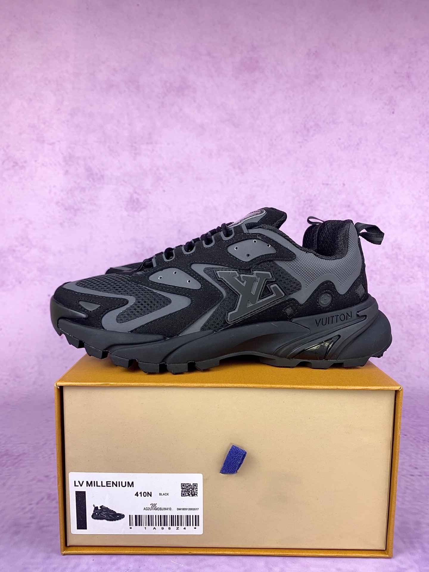 LV Runner Tatic Sneaker