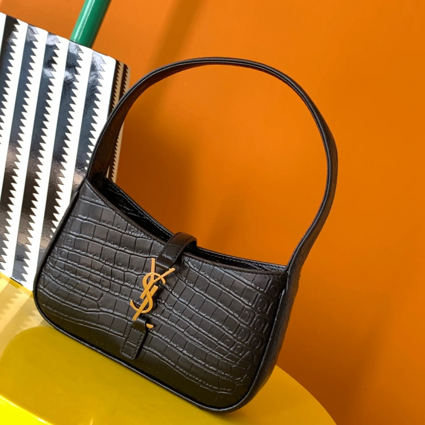 Saint Laurent Versatile Shoulder Bag product photo from LabelPicks