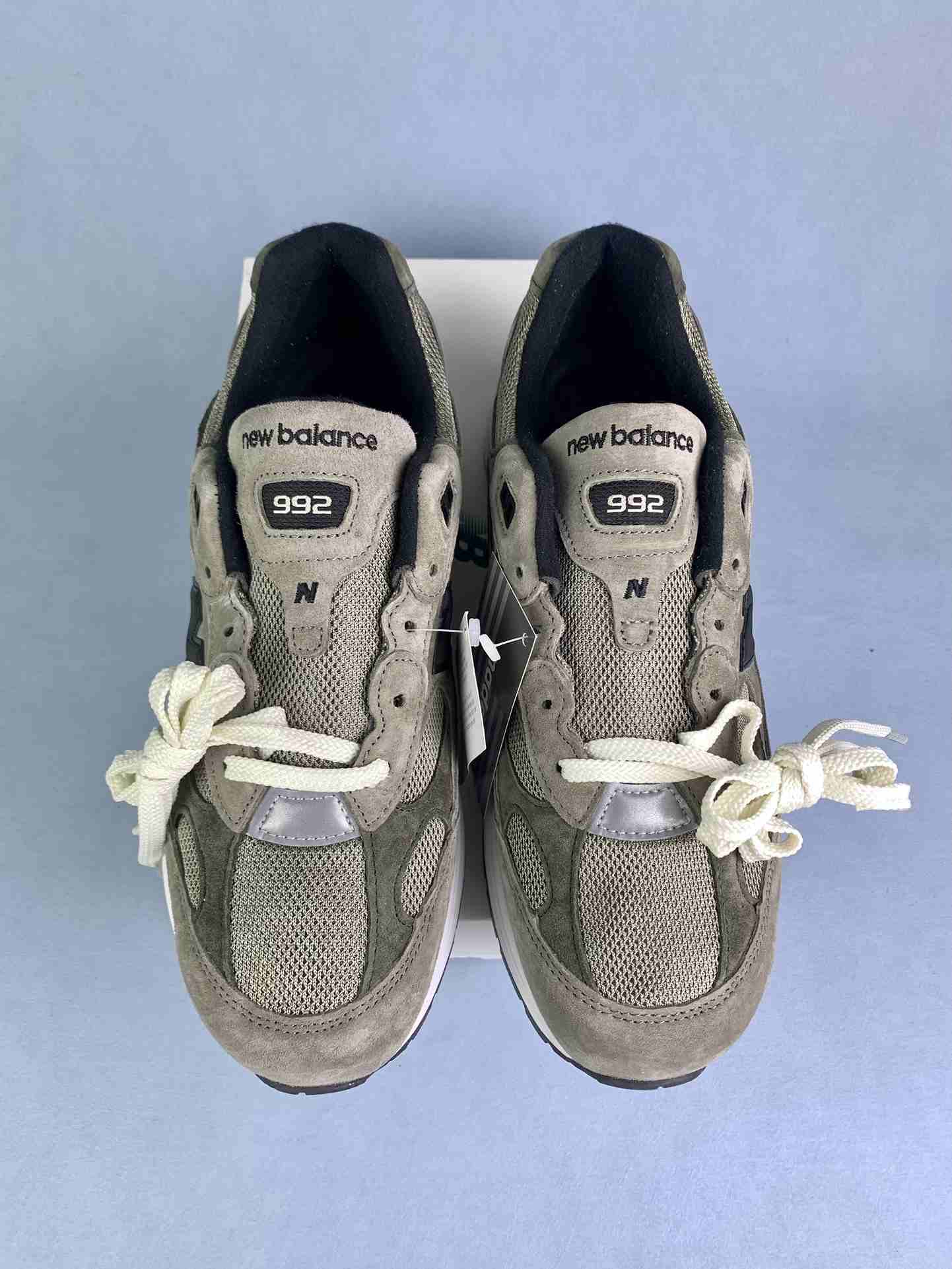 New Balance 992 Shoes