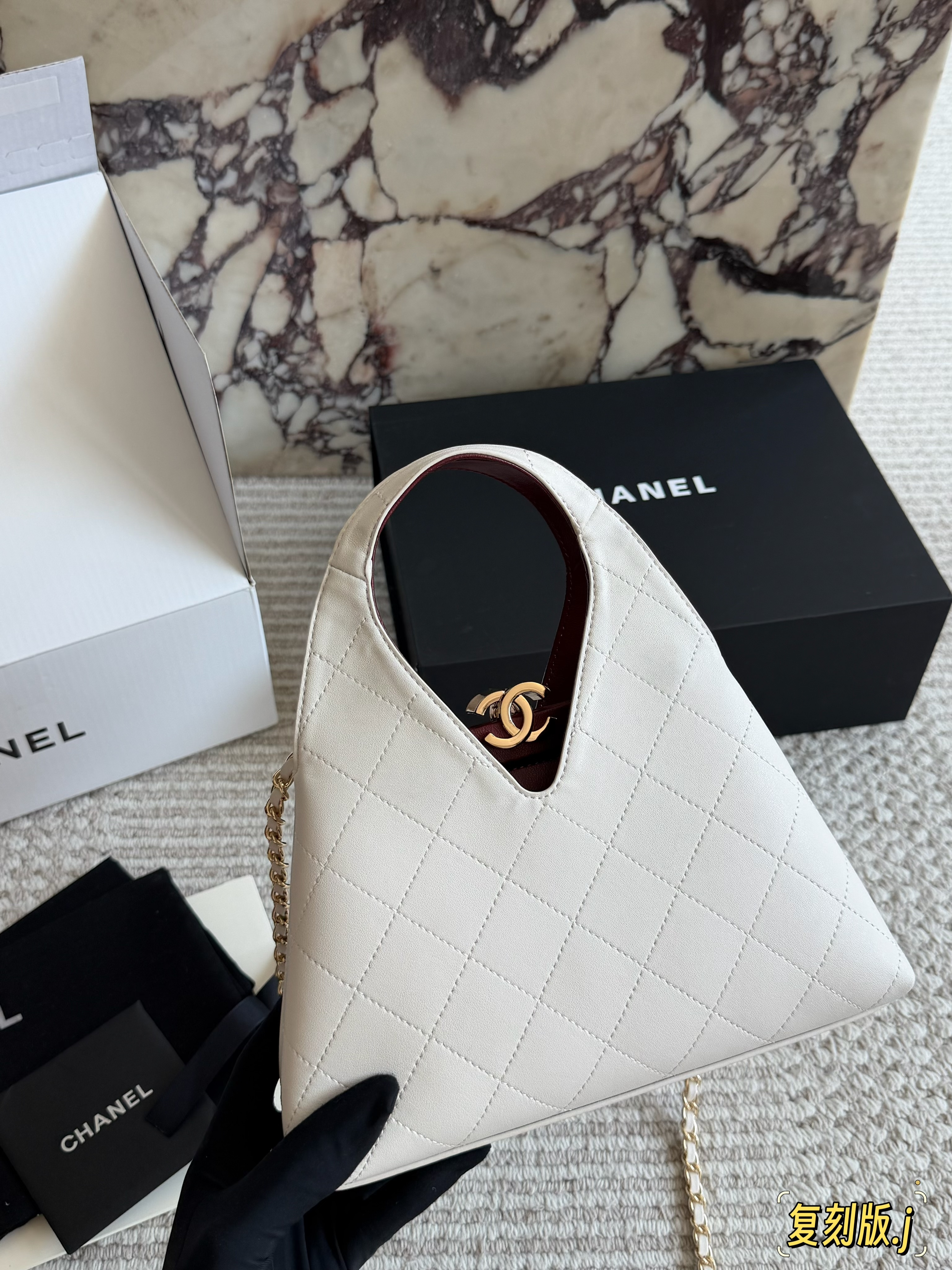 CHANEL Hobo