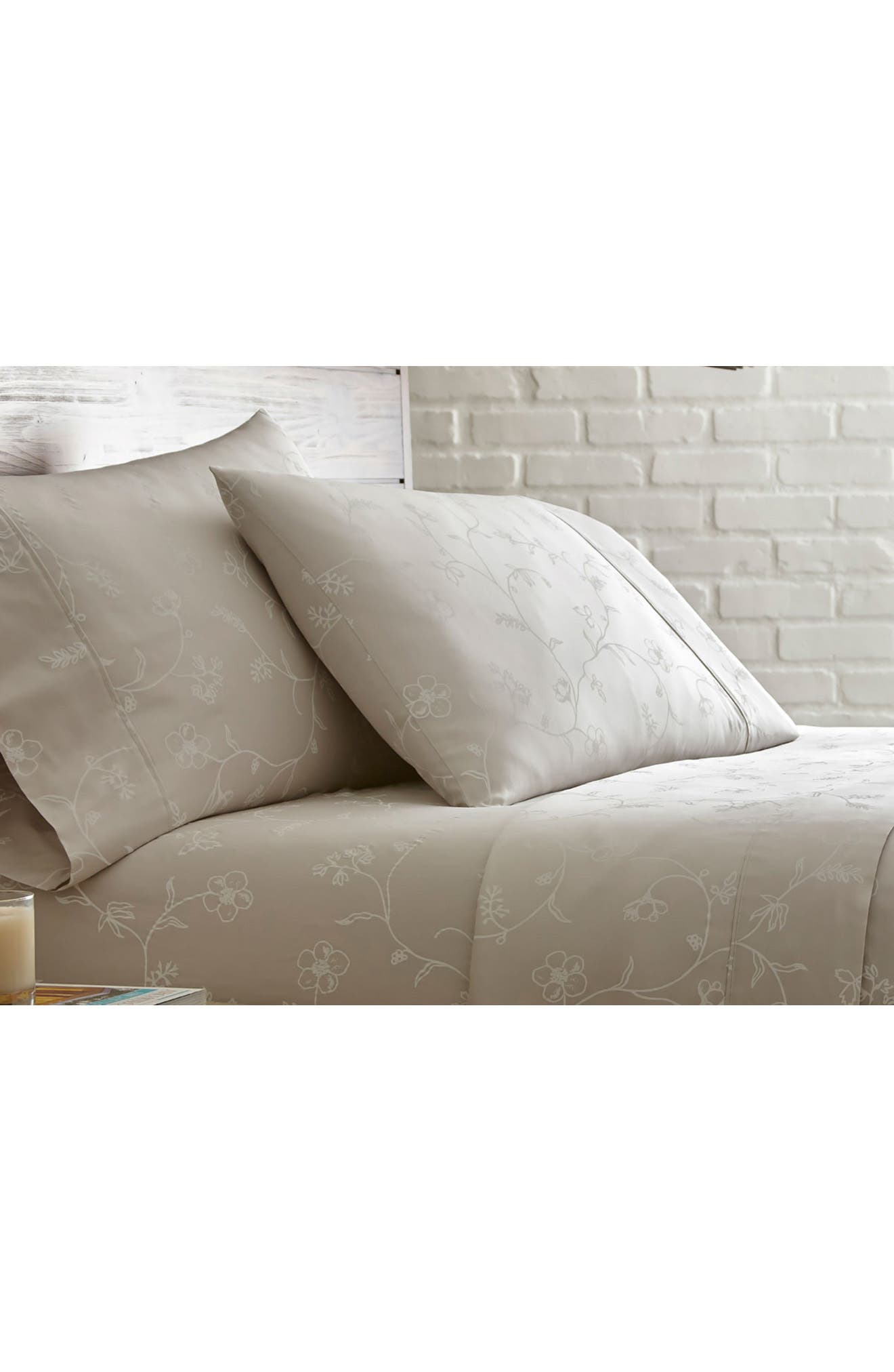 SOUTHSHORE FINE LINENS Sweetbrier Long Staple Sateen Cotton Sheet Set