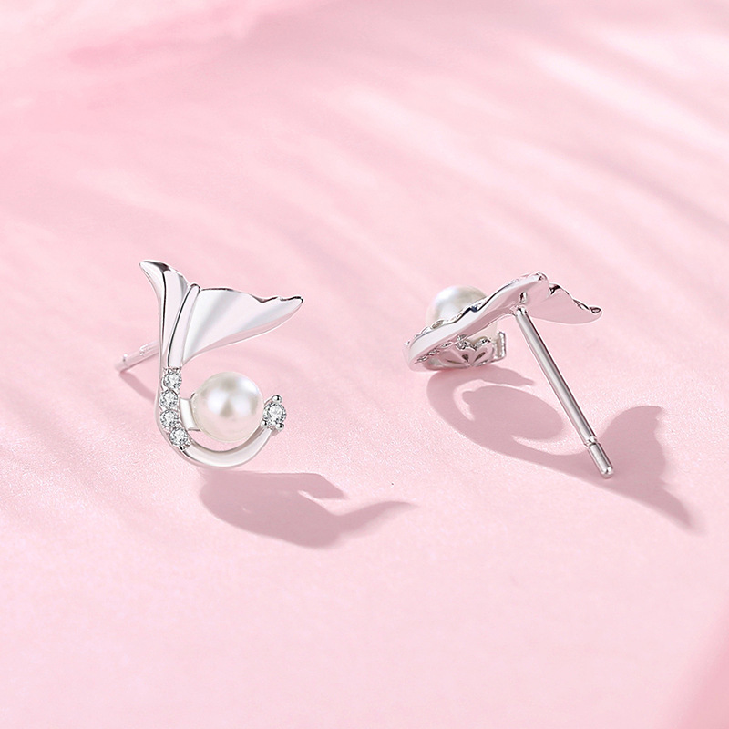 Original pearl fish tail earrings for women, sterling silver, niche design, Korean style geometric, trendy, Instagram-worthy, high-end earrings