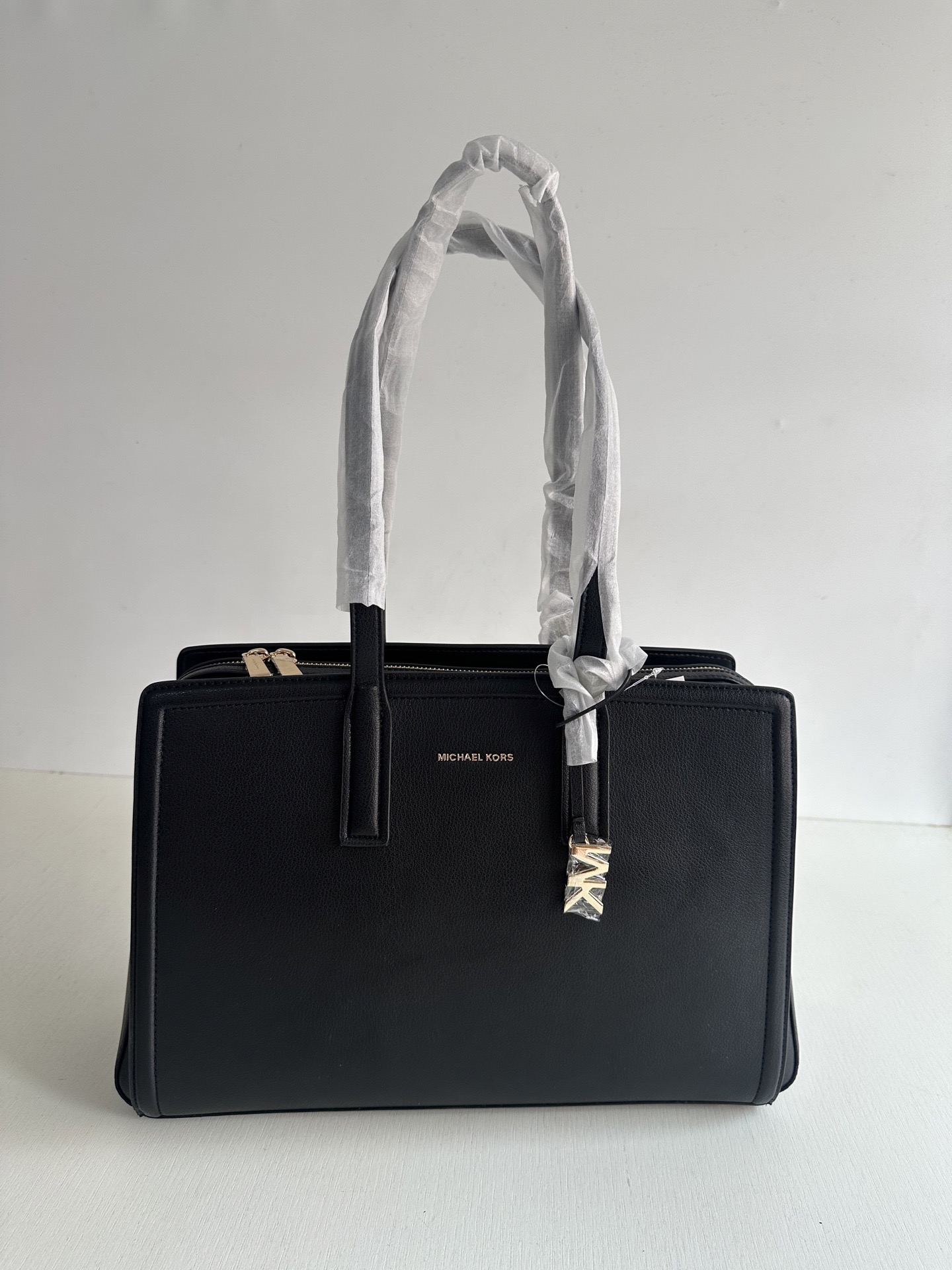 MK's new Laila series women's large handbag/shoulder bag