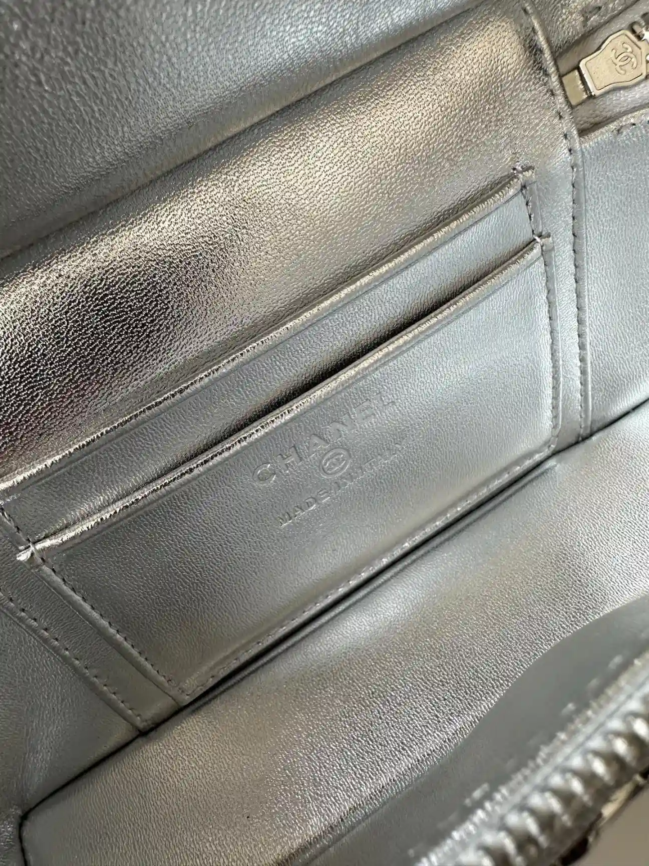 Chanel Versatile Shoulder Bag product photo from LabelPicks