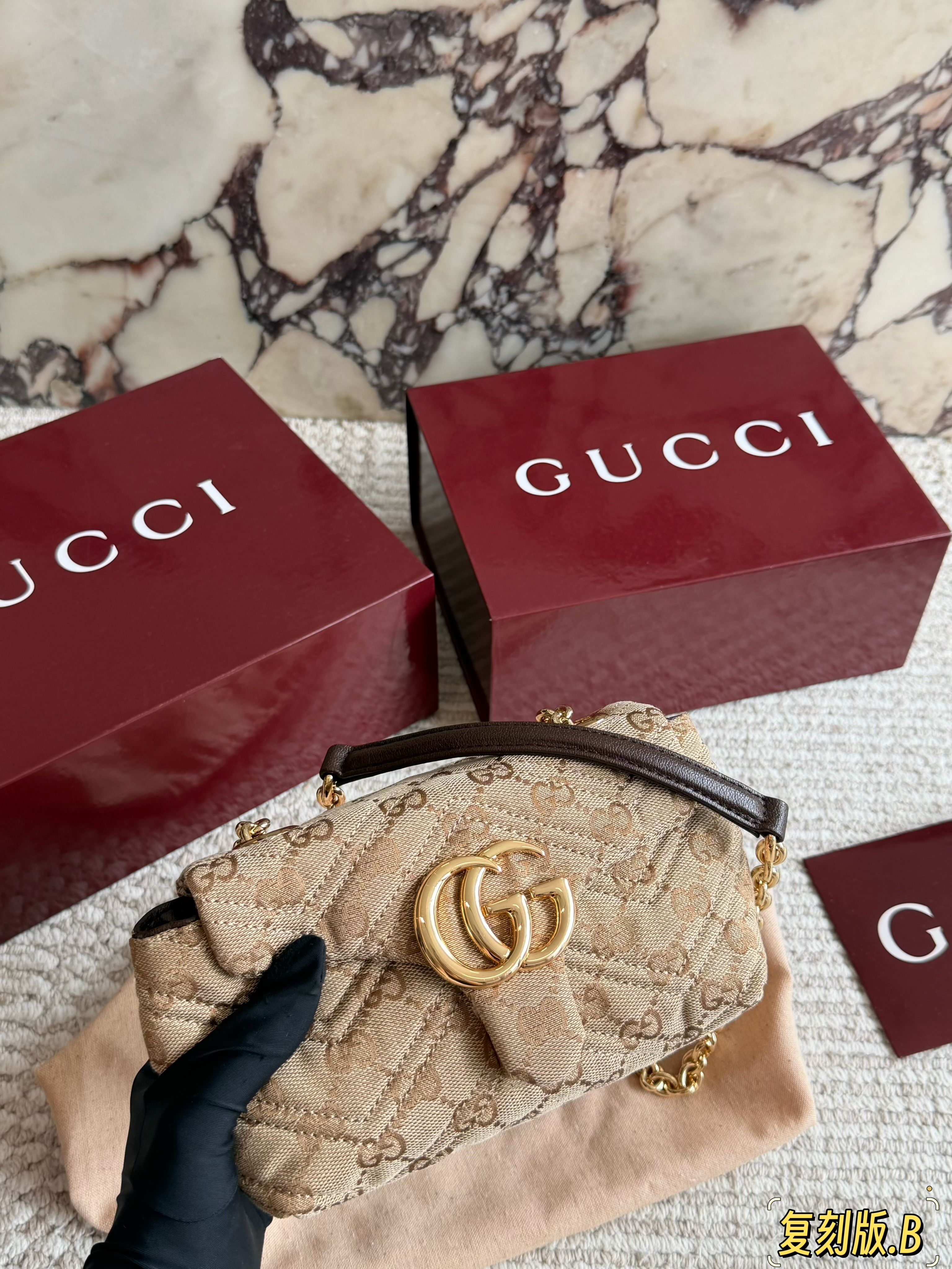 GUCCI  Marmont shoulder bag