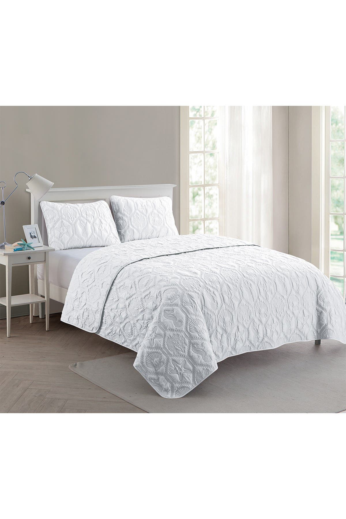 VCNY HOME Shore Embossed Quilt Set - King