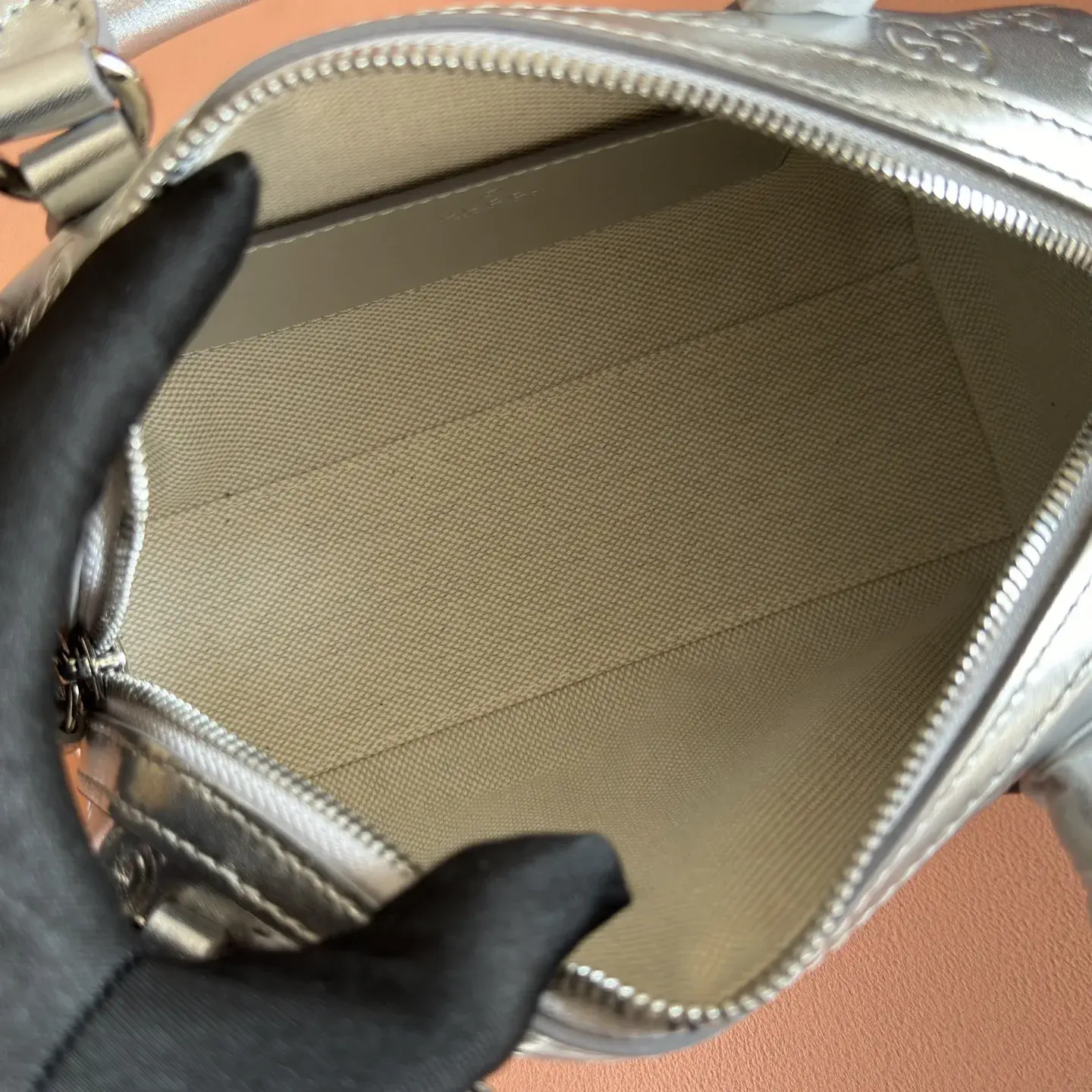 Gucci Versatile Top Handle Bag product photo from LabelPicks