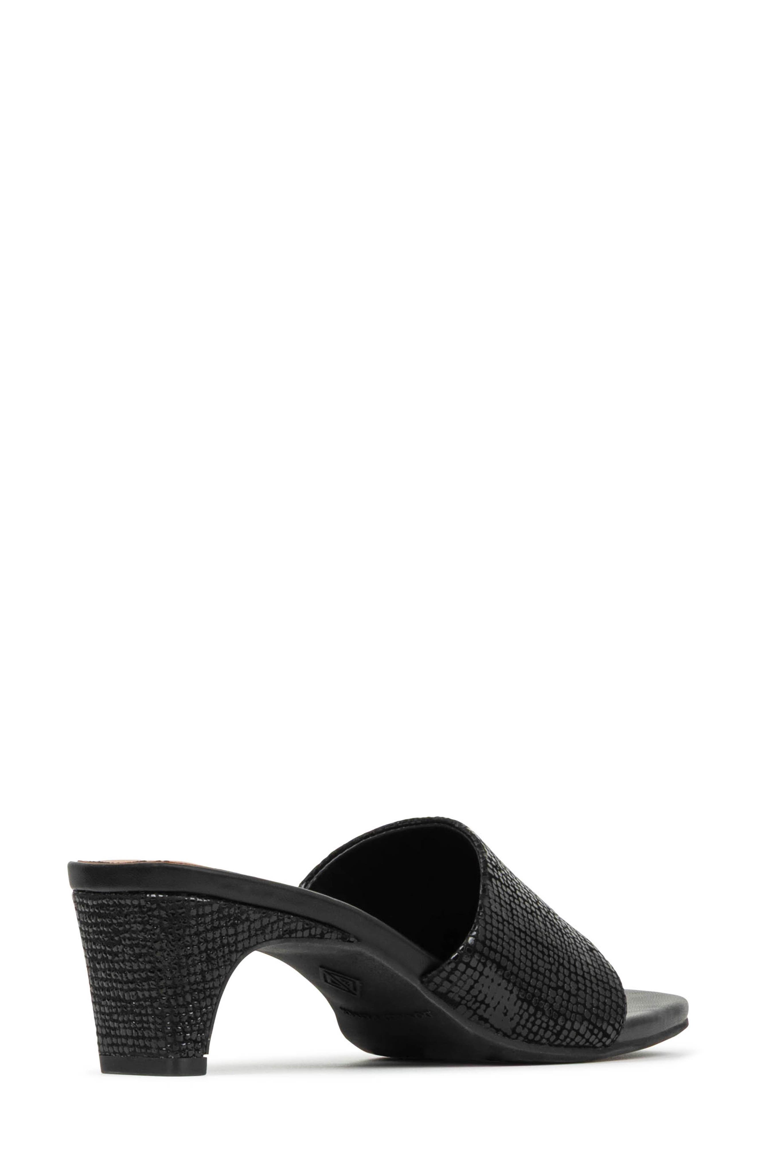 Donald Pliner Dalayna Toe Loop Sandal