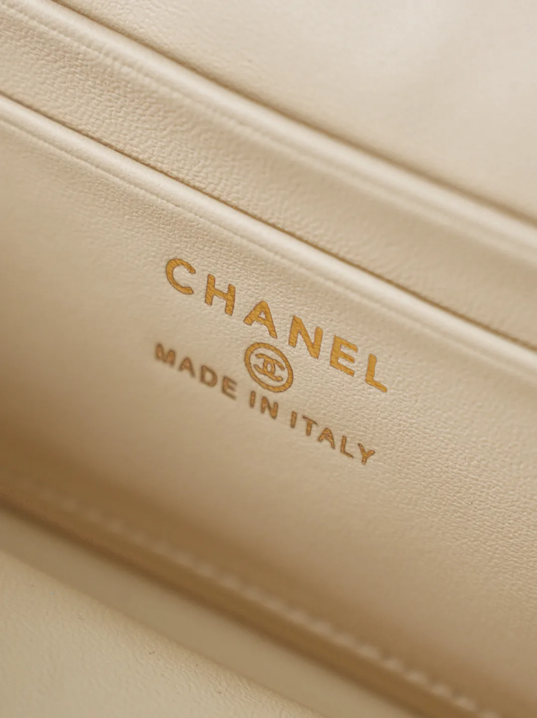 Chanel White Quilted Leather Top Handle Bag product photo from LabelPicks