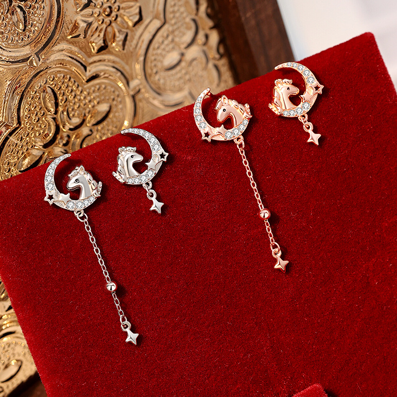 Original Star and Moon Cute Pony Earrings for Women, Pure Silver Fashion Niche Light Luxury Star and Moon Tassel Pony Earrings, Year of the Horse Ear Accessories